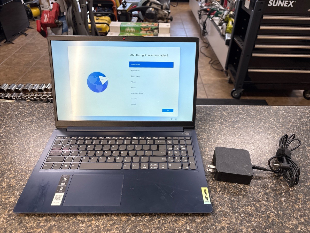 USED LENOVO IDEAPAD 1 15IAU7 LAPTOP WIN 11 256GB SSD 8GB RAM AMD (QUI005340)