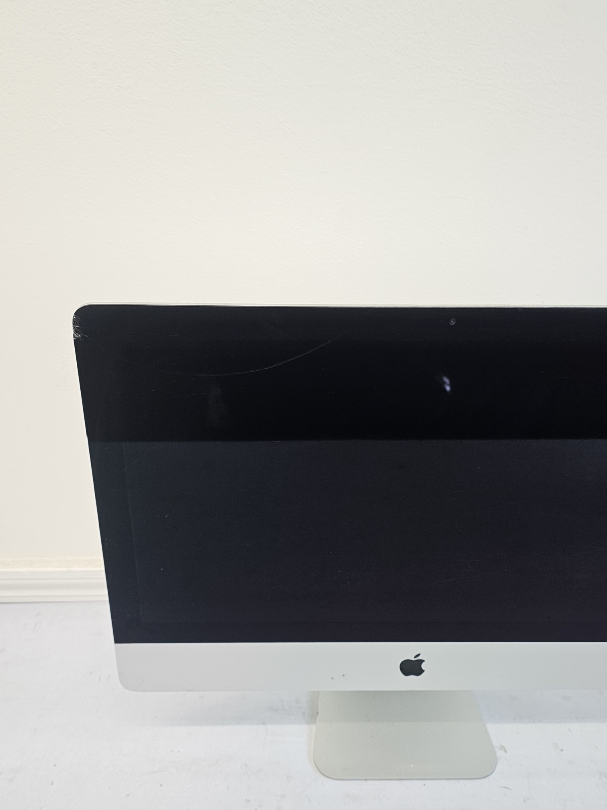 Apple iMac A1418 21.5″ 2017 – i7-7700 – 8GB RAM – 1TB HDD – Mac OS Ventura READ