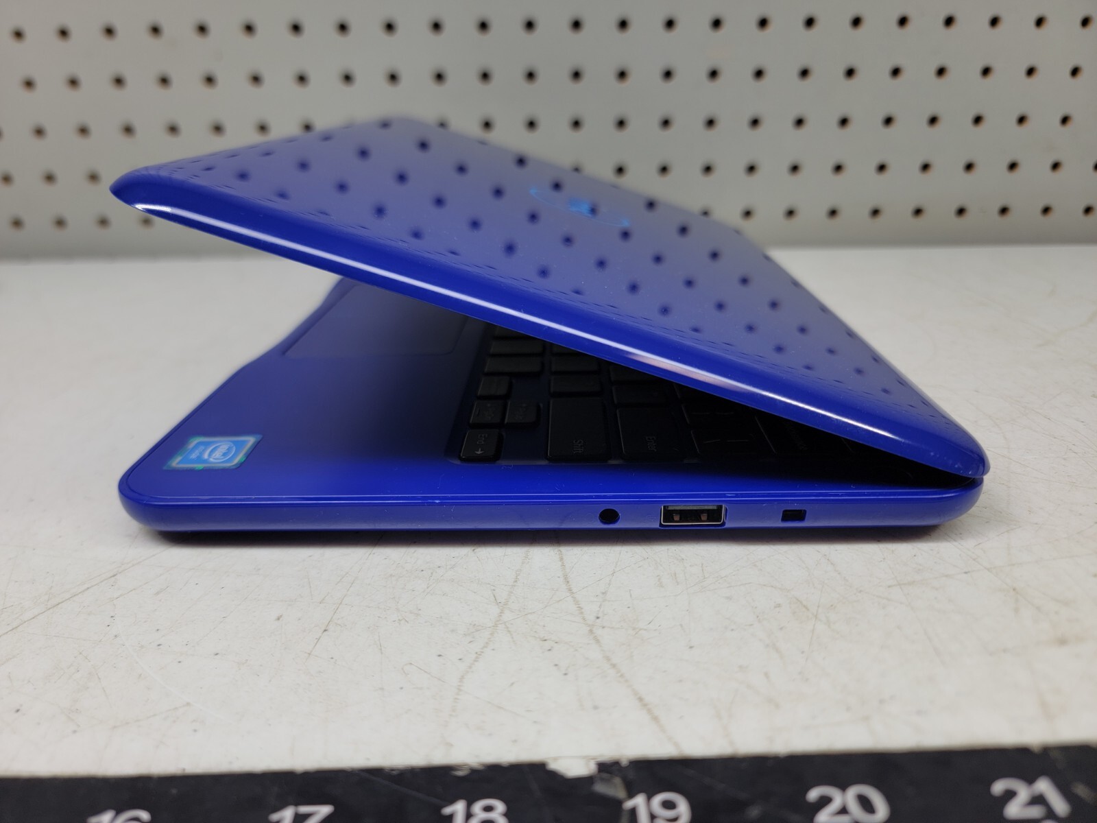 Dell Inspiron P24T Laptop, FOR PARTS