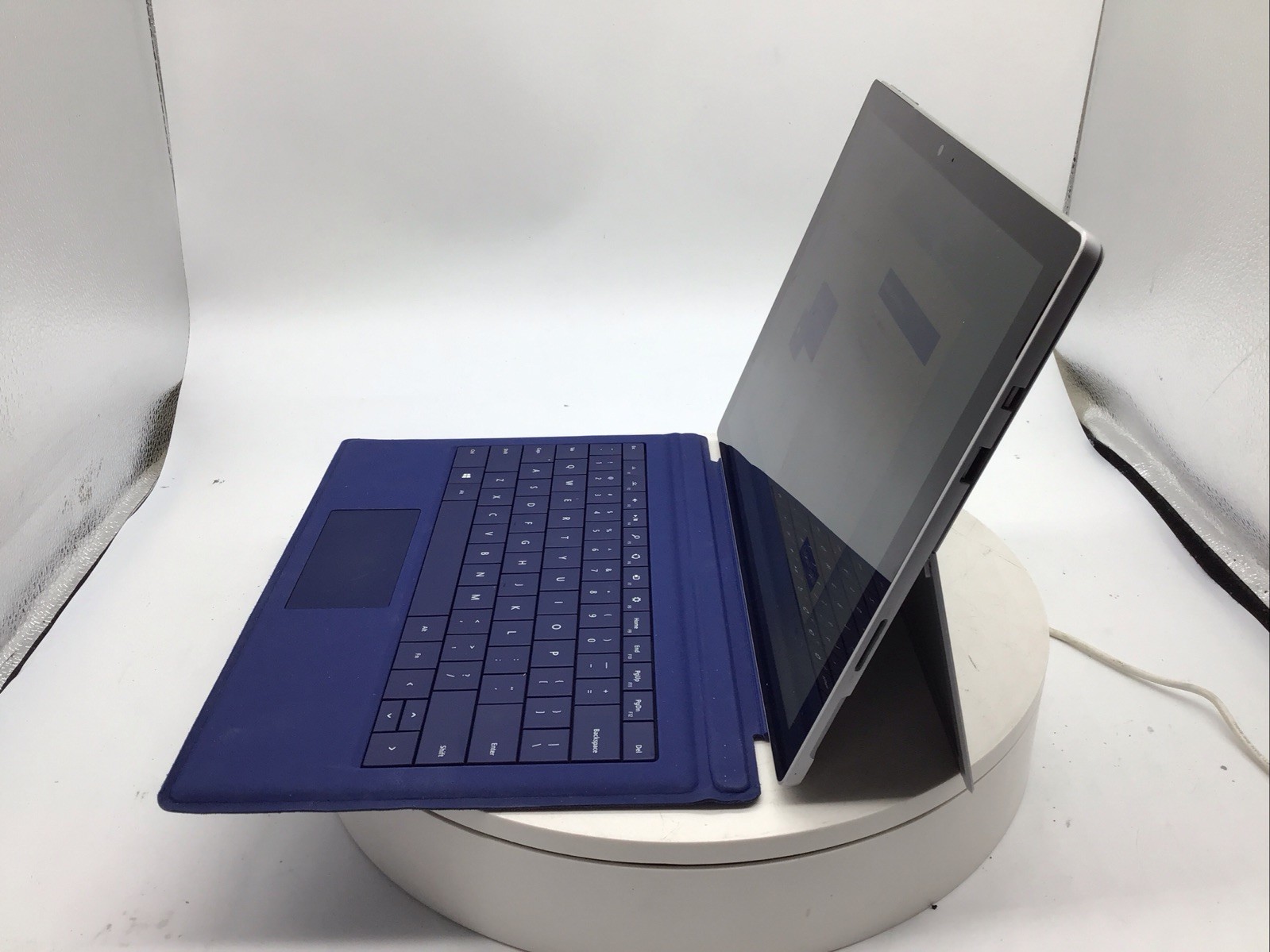 Microsoft Surface Pro 1796 12.3″ Laptop i5-7300U 8GB RAM 256GB SSD Win11P Used