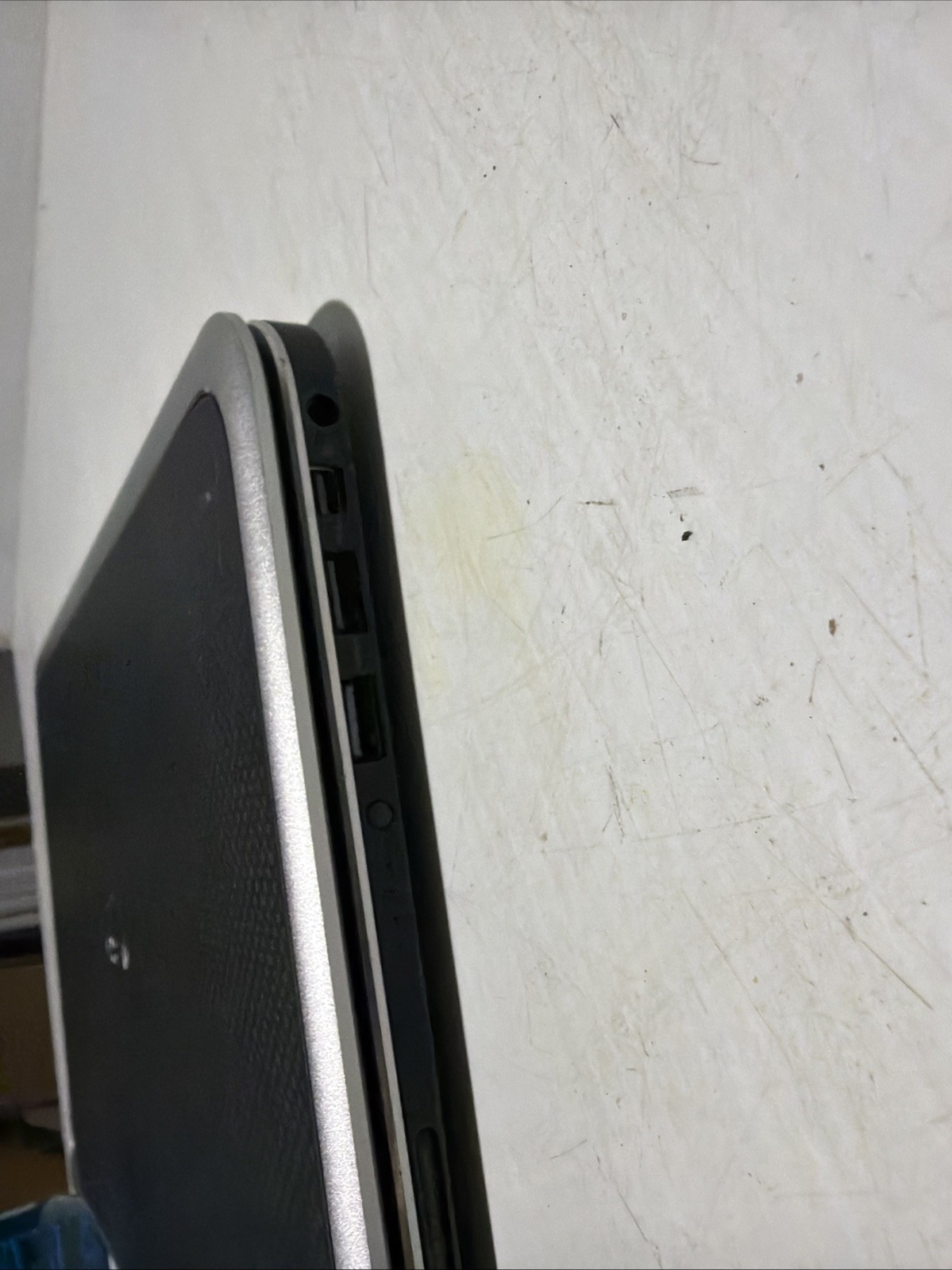 Dell XPS 12-9Q33 Laptop i5-4200u 4gb Ram No Drives Boots Bios Water DMG