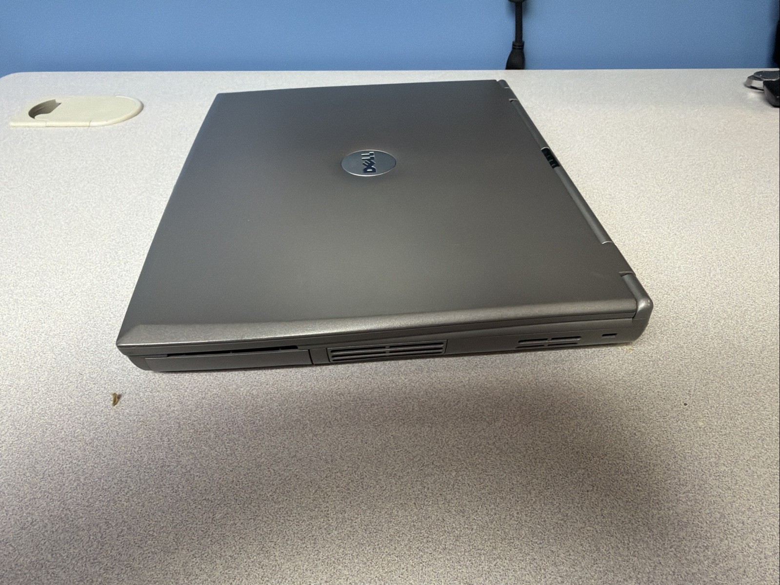 Dell Latitude D400 Centrino Pentium M 1.6GHz 1GB 40GB HDD Bad Display (PARTS)