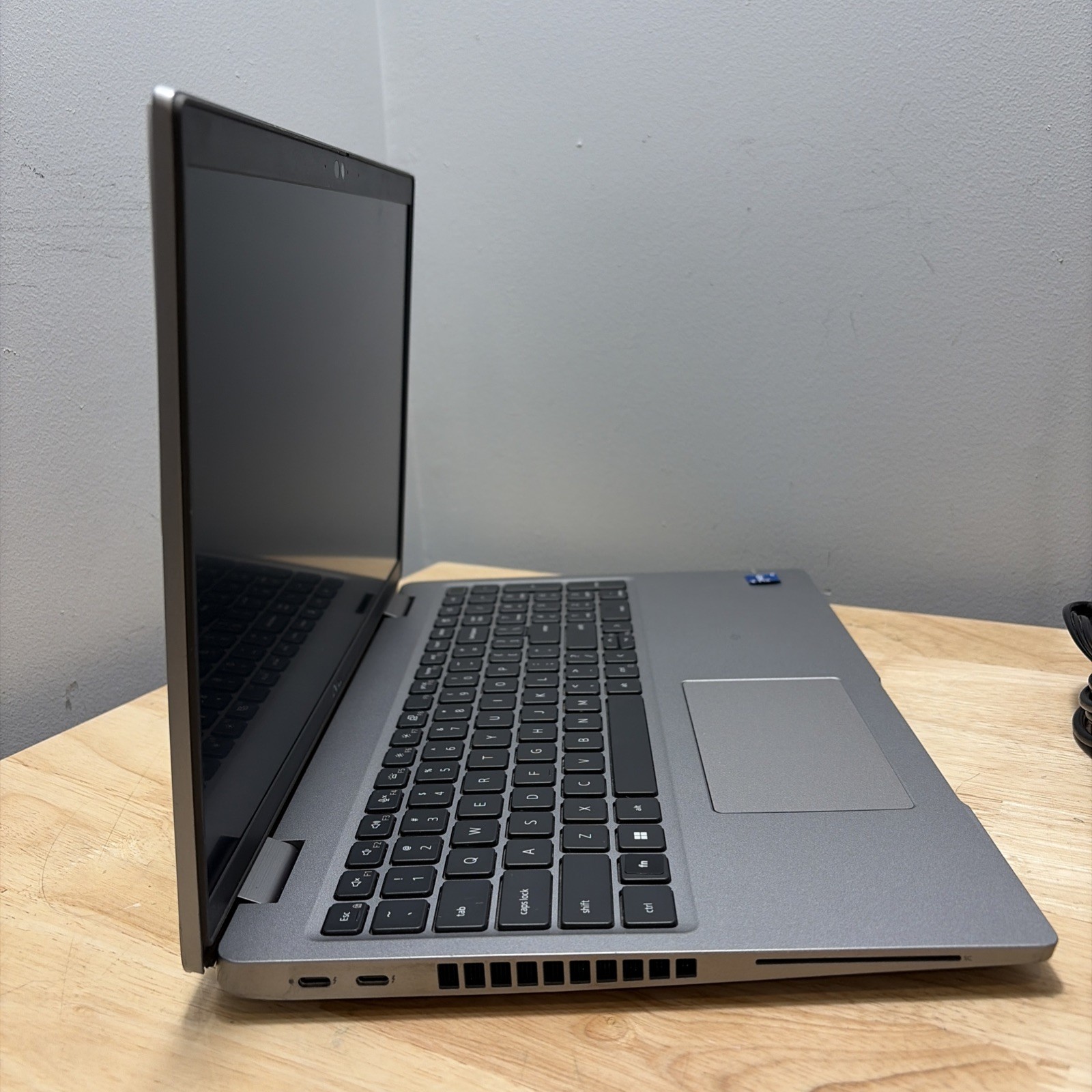 Dell Latitude 5520 Core i5-1135G7 2.40GHz, 16GB, 256GB SSD WebCam, WiFi W11 Cord