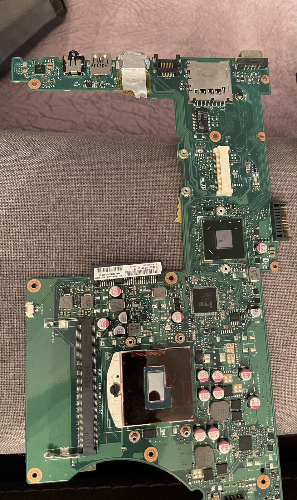 For Parts or Repair – Lenovo Yoga 910-13IKB 14″ UHD Touch Laptop No ssd