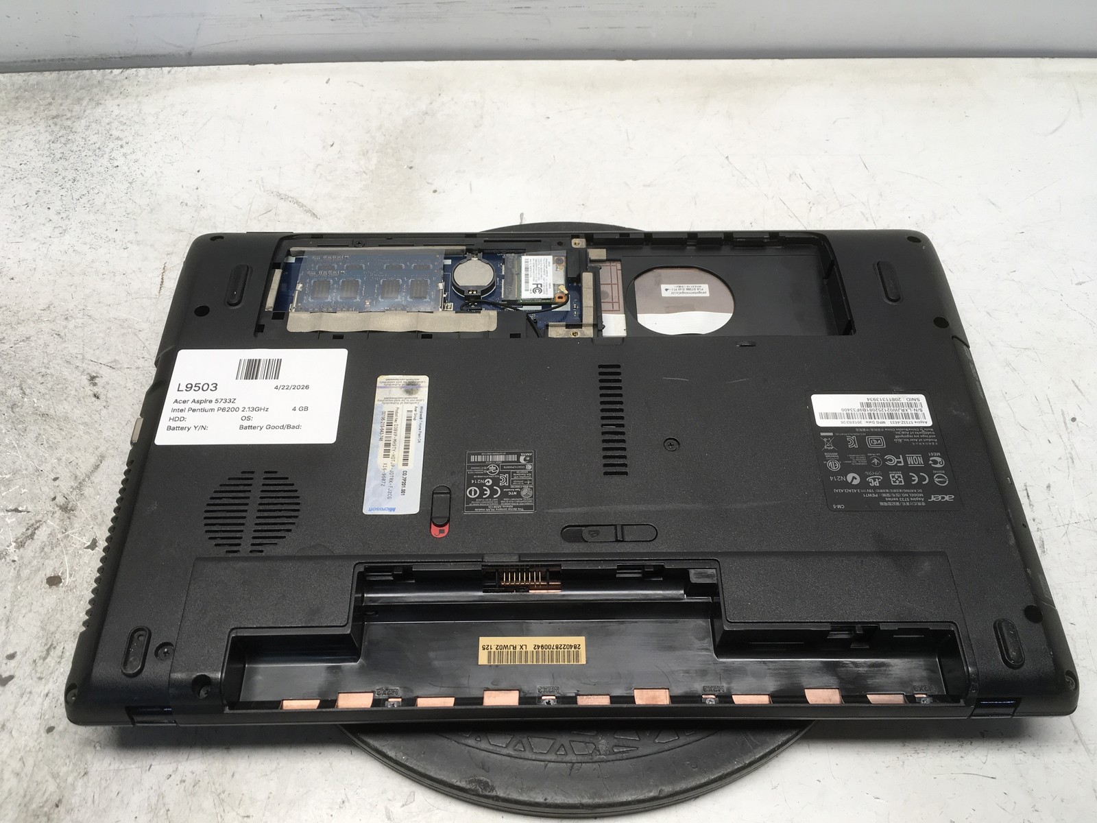 Acer Aspire 5733Z Intel Pentium P6200 2.13GHz 4 GB NO HDD No Batt