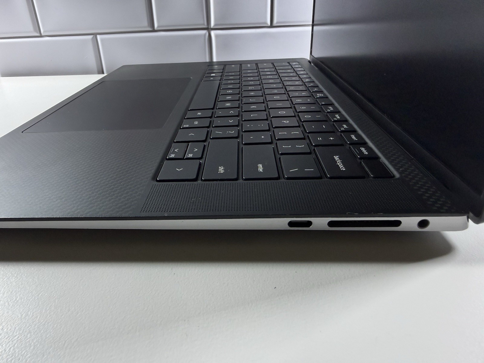 DELL PRECISION 5550 I7-10850H 512GB 16GB NVIDIA T1000 WIN 11 PRO NO BATTERY