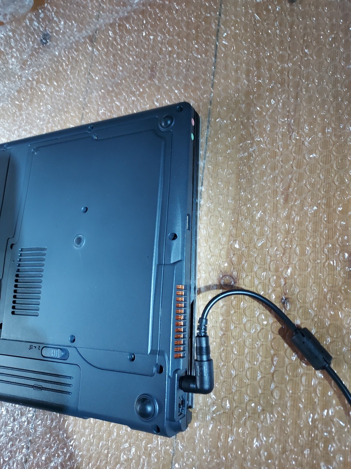 Fujitsu Siemens Amilo LI 1705 Laptop