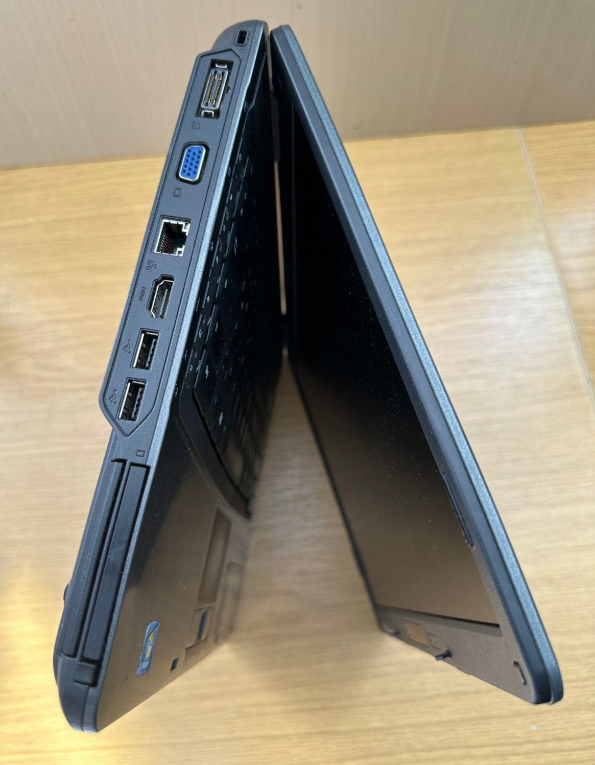 Acer Travelmate 5730 – M52231 Intel Core Duo P8700 2.53GHz 4GB RAM No HDD