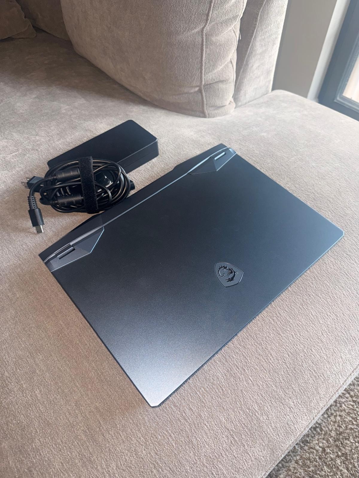 MSI GE66 Raider 15.6″QHD 240Hz i7 RTX 3070 16GB RAM 1.5TB Dual SSD Gaming Laptop