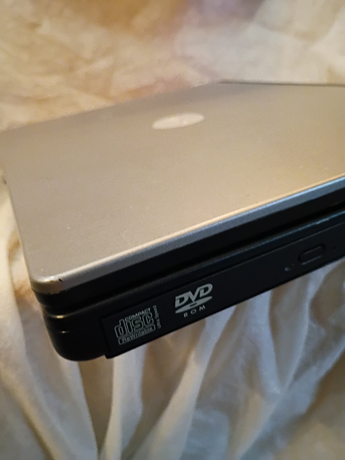 Dell Inspiron B120 Laptop Model PP21L Windows XP Home Untested No Power Cord