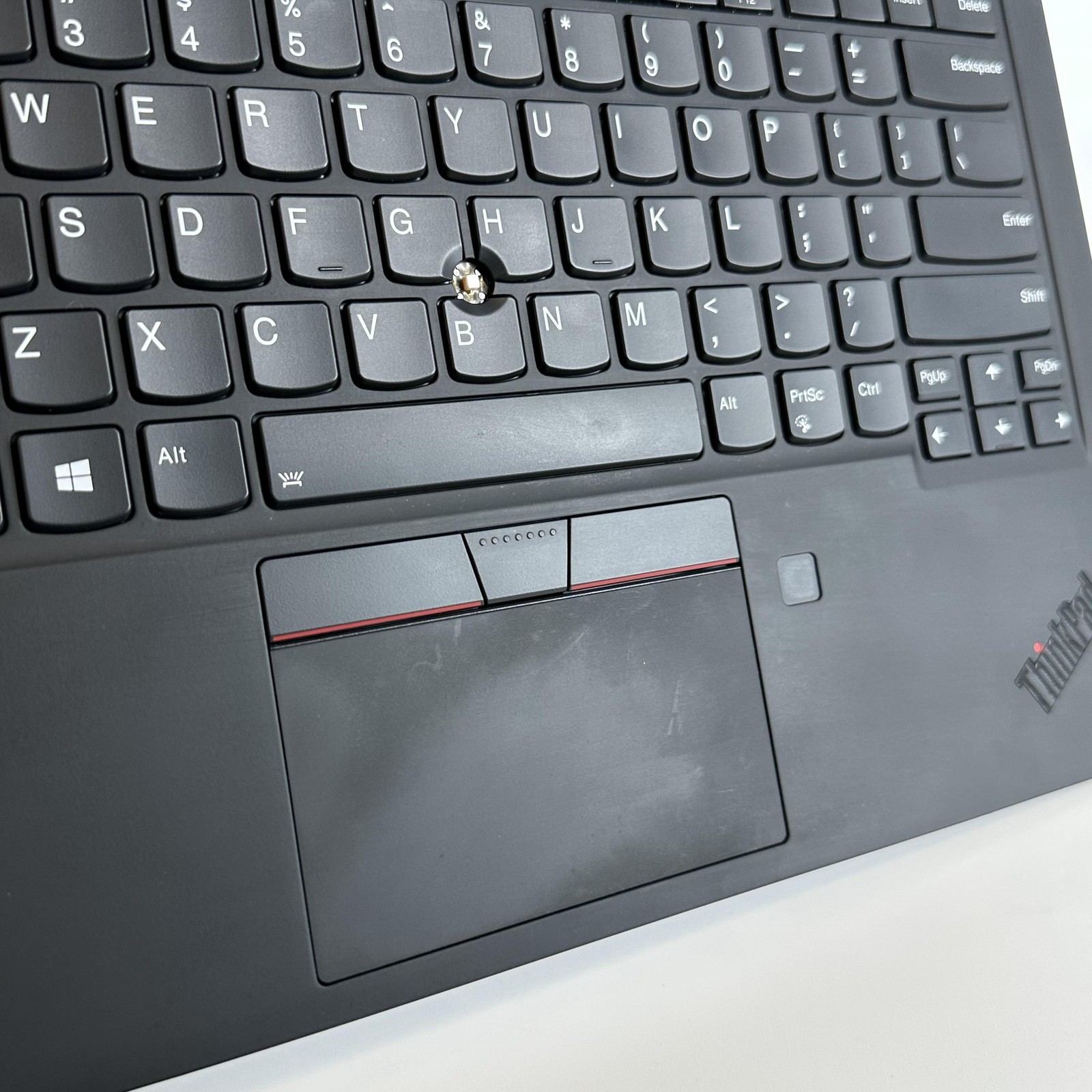 Lenovo ThinkPad X1 Carbon Gen 8 14 UHD i7-10510U 1.80GHz 16GB 512GB SSD Good