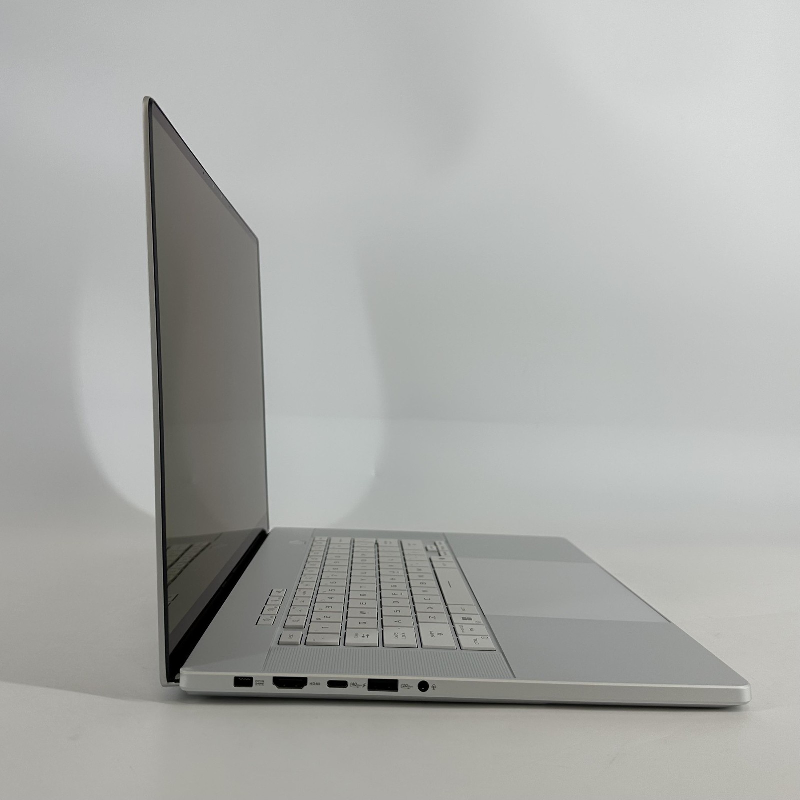 Asus ROG Zephyrus G16 GA605 16 QHD+ 2.0 GHz Ryzen AI 9 HX 370 32GB 2TB RTX 4070