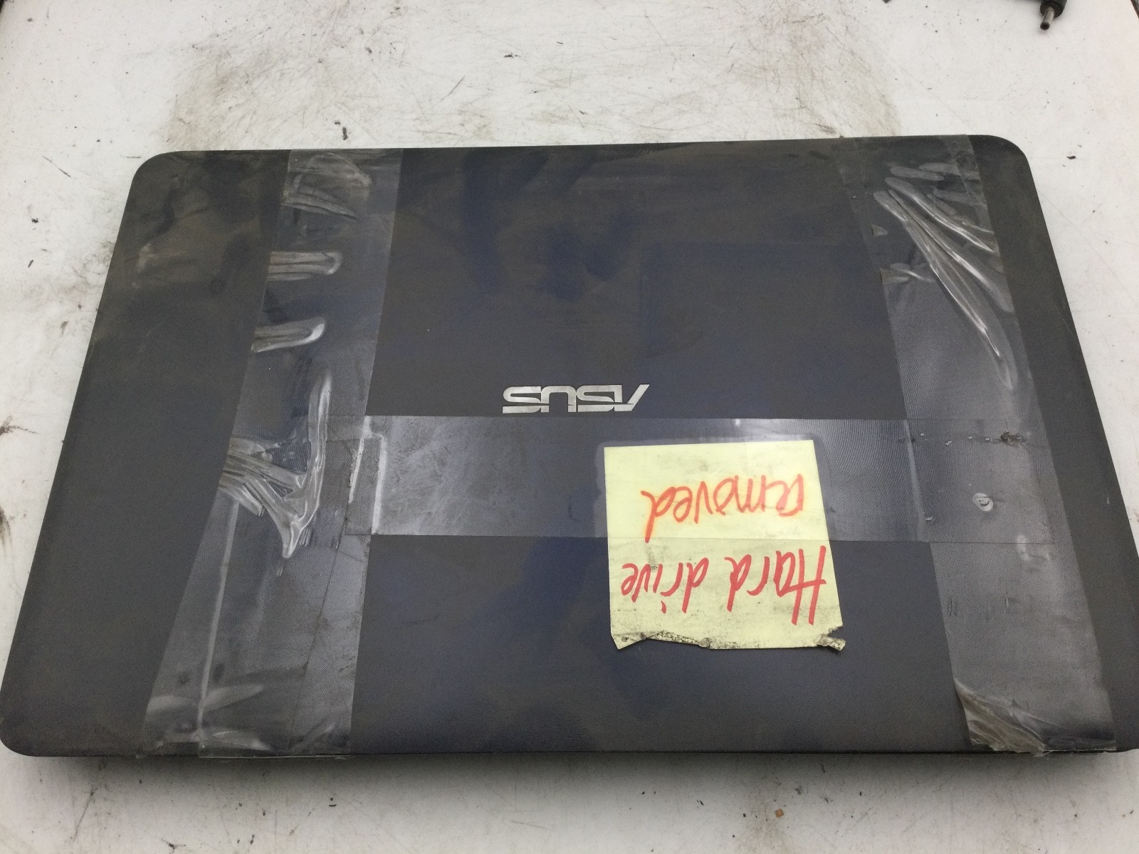 ASUS F556U 15.6″ Laptop – Intel Core i3 – No RAM No HDD- NO POWER/PARTS -BB