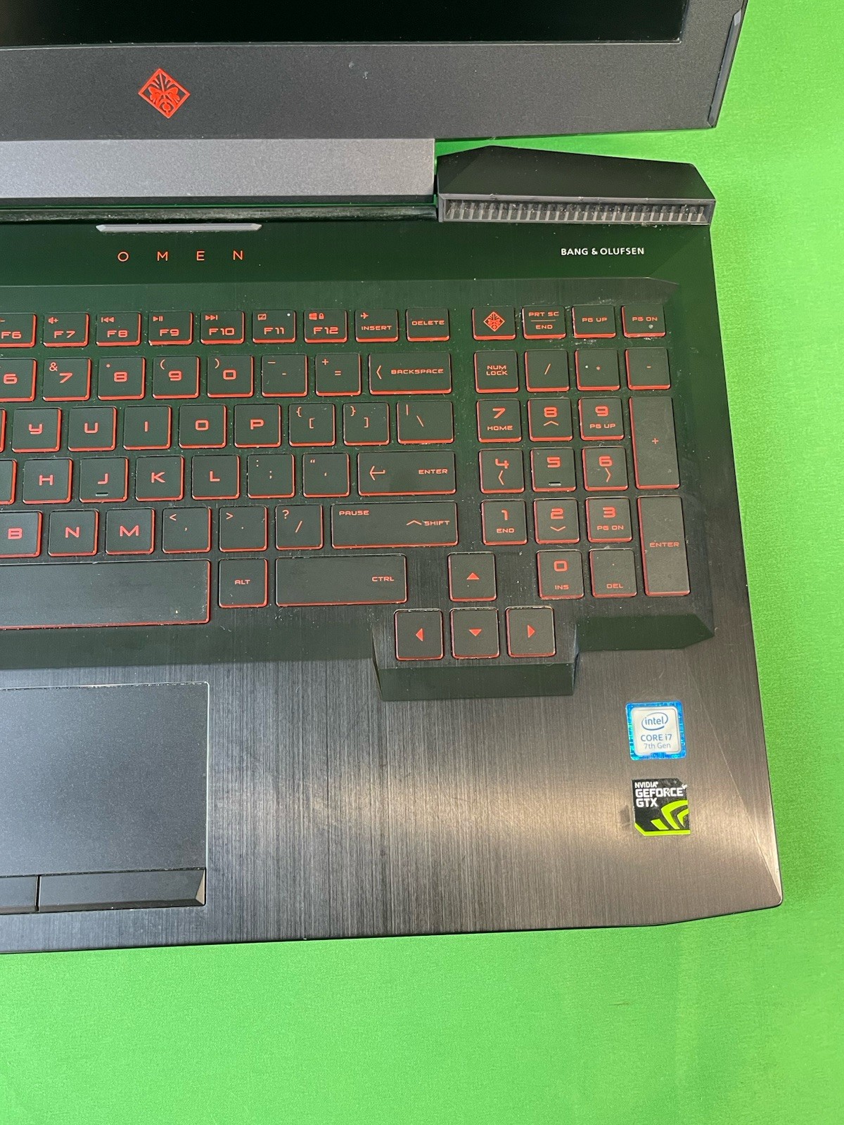 HP Omen Gaming Laptop Intel i7-7700HQ, GTX 1050 4GB, 8GB Ram, 512GB SSD, Win 10