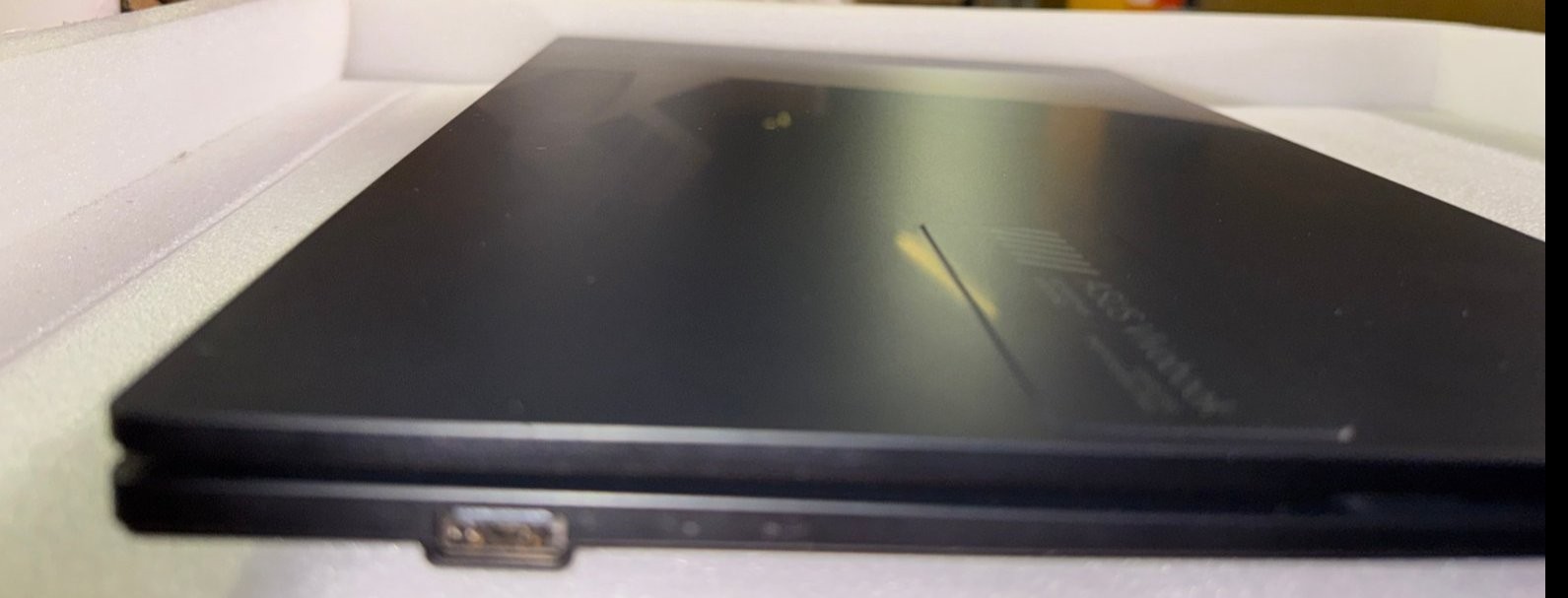 ASUS Vivobook 15 AMD Athlon Gold 7220U Radeon Laptop. Win 11