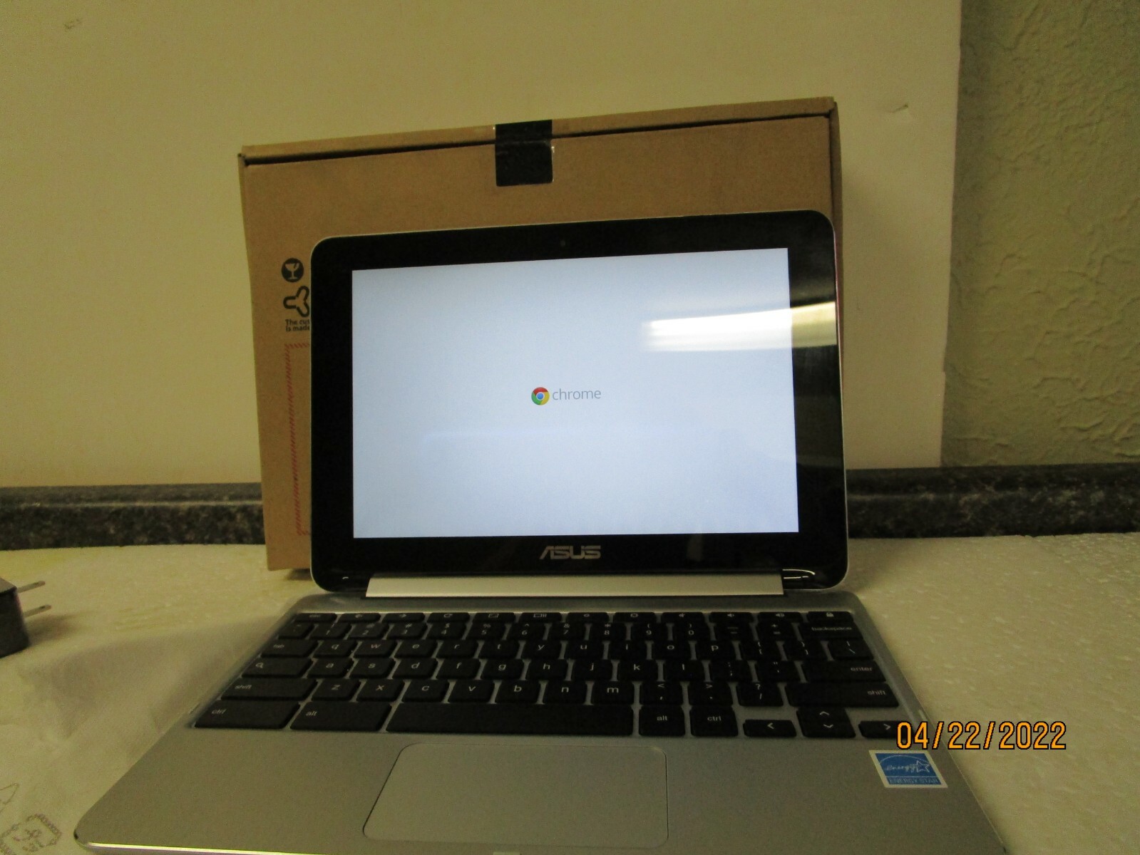 Asus C100P Flip 2-in-1 10″ Chromebook 1.8GHz 16GB 4GB – Faint Horizonal Line