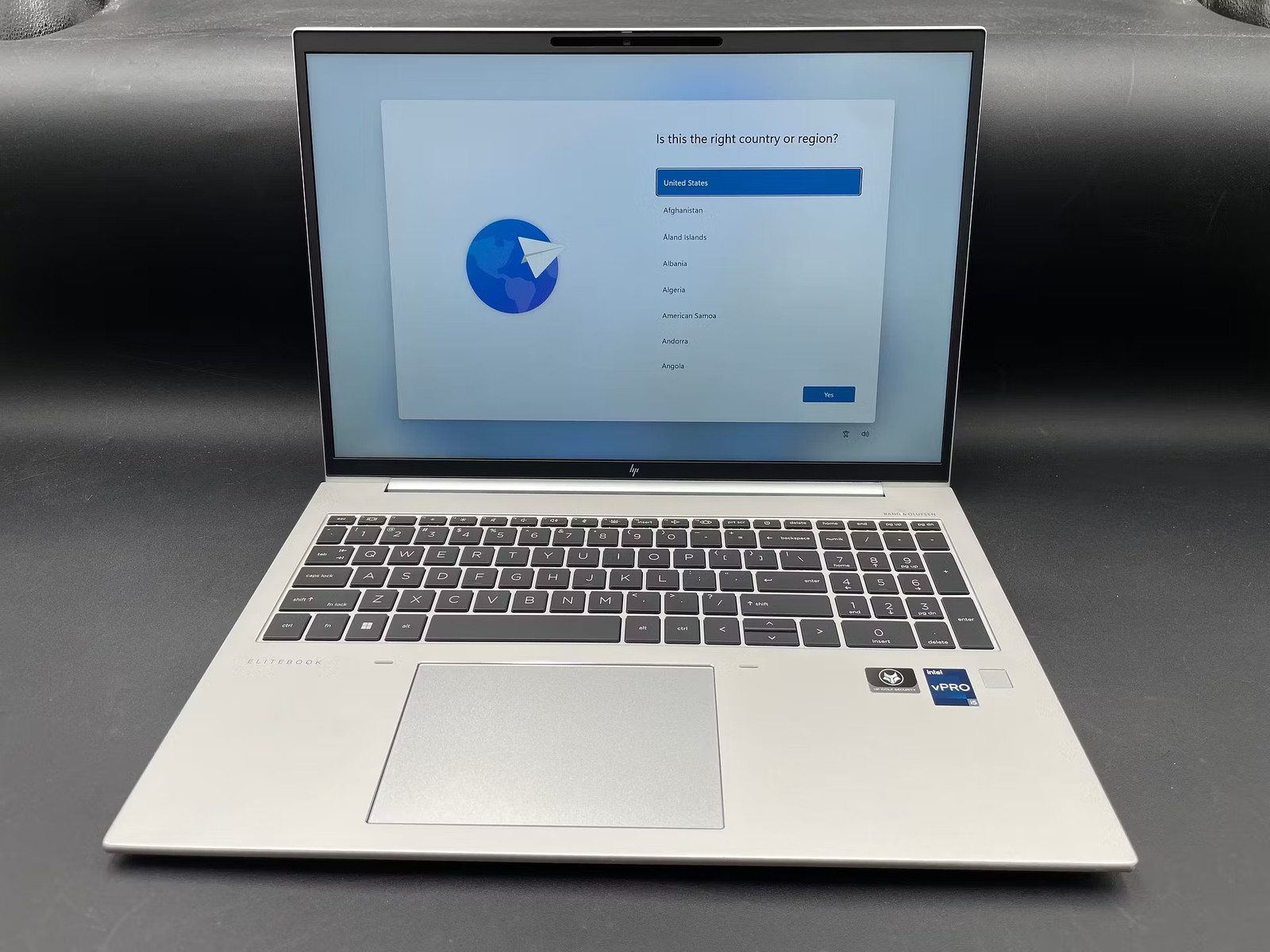HP EliteBook 860 G9 Used 16″ (i5-1245U-16GB-256GB NVMe)