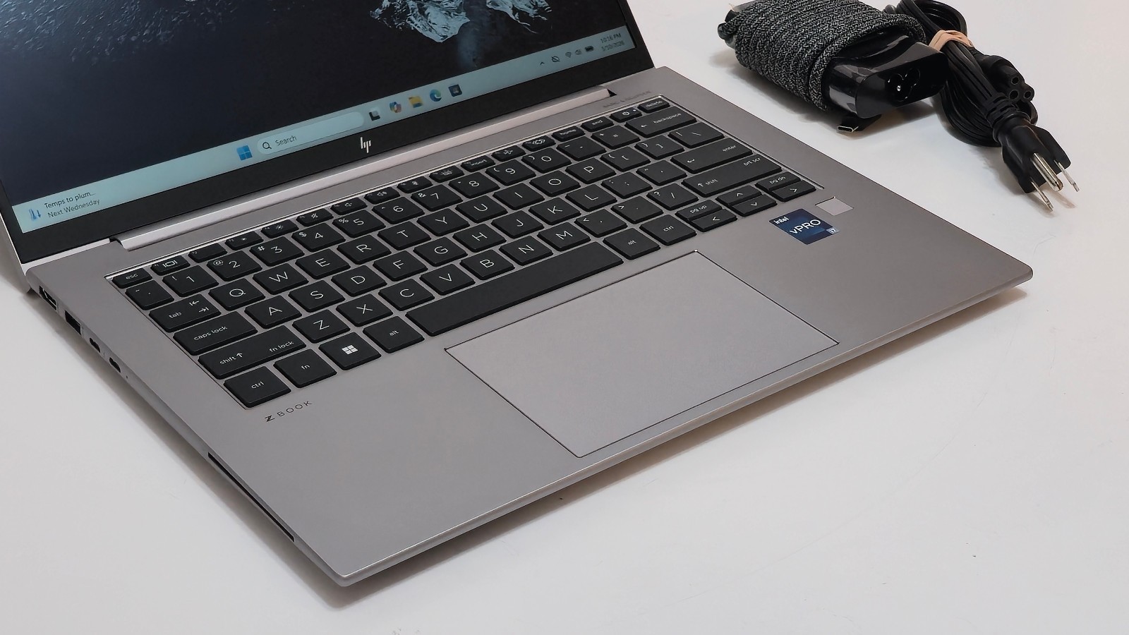 HP ZBook Firefly 14 G10 Workstation i7-1370P 32GB RAM 1 TB SSD 14″ – Warranty