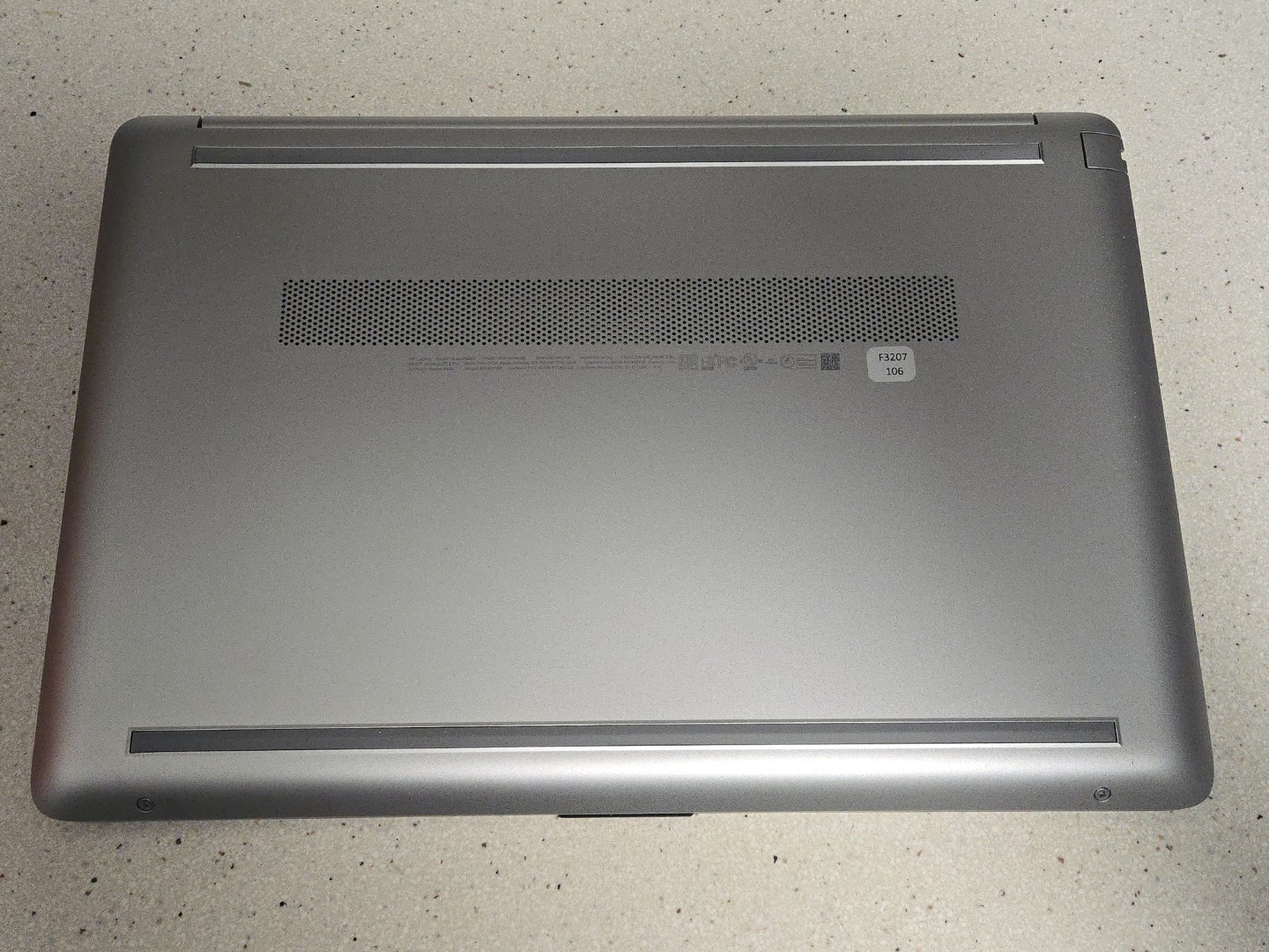 HP 15-DW1032nr laptop computer Intel 1.1Ghz Celeron N4020 4GB RAM 1TB HDD
