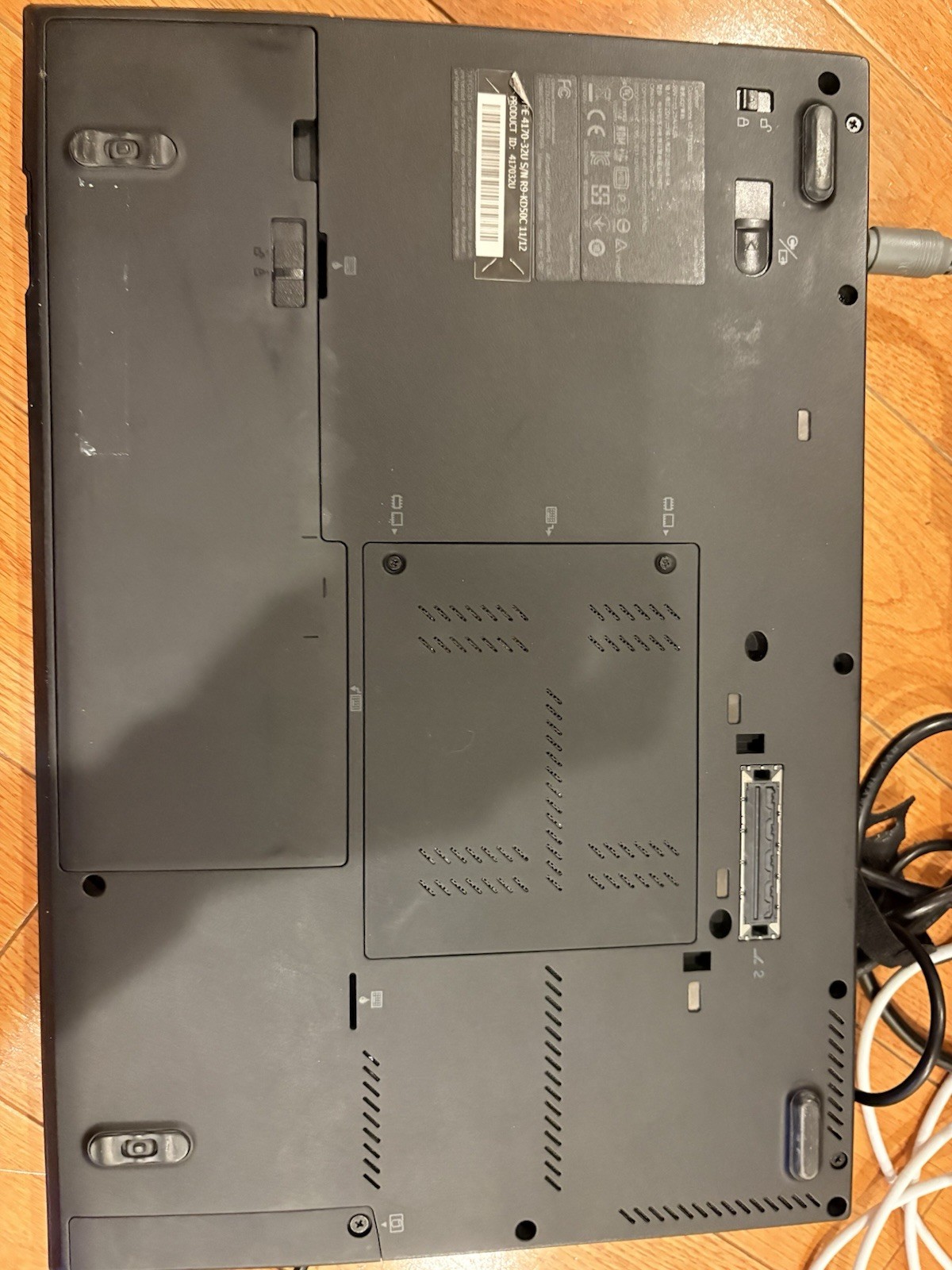 Lenovo ThinkPad T420s 14″ Laptop i5-2520m 2.5GHz 4GB RAM 320gb HDD Linux Mint