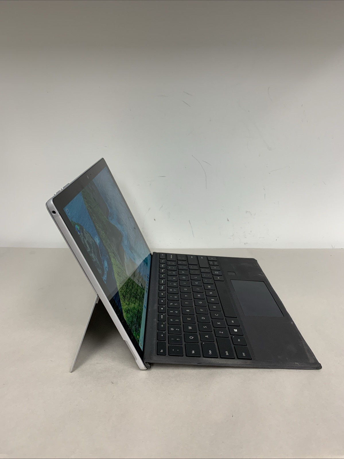 Microsoft Surface Pro 1807 i5-7300U 8GB RAM 256GB SSD Win11 Pro | READ DESC