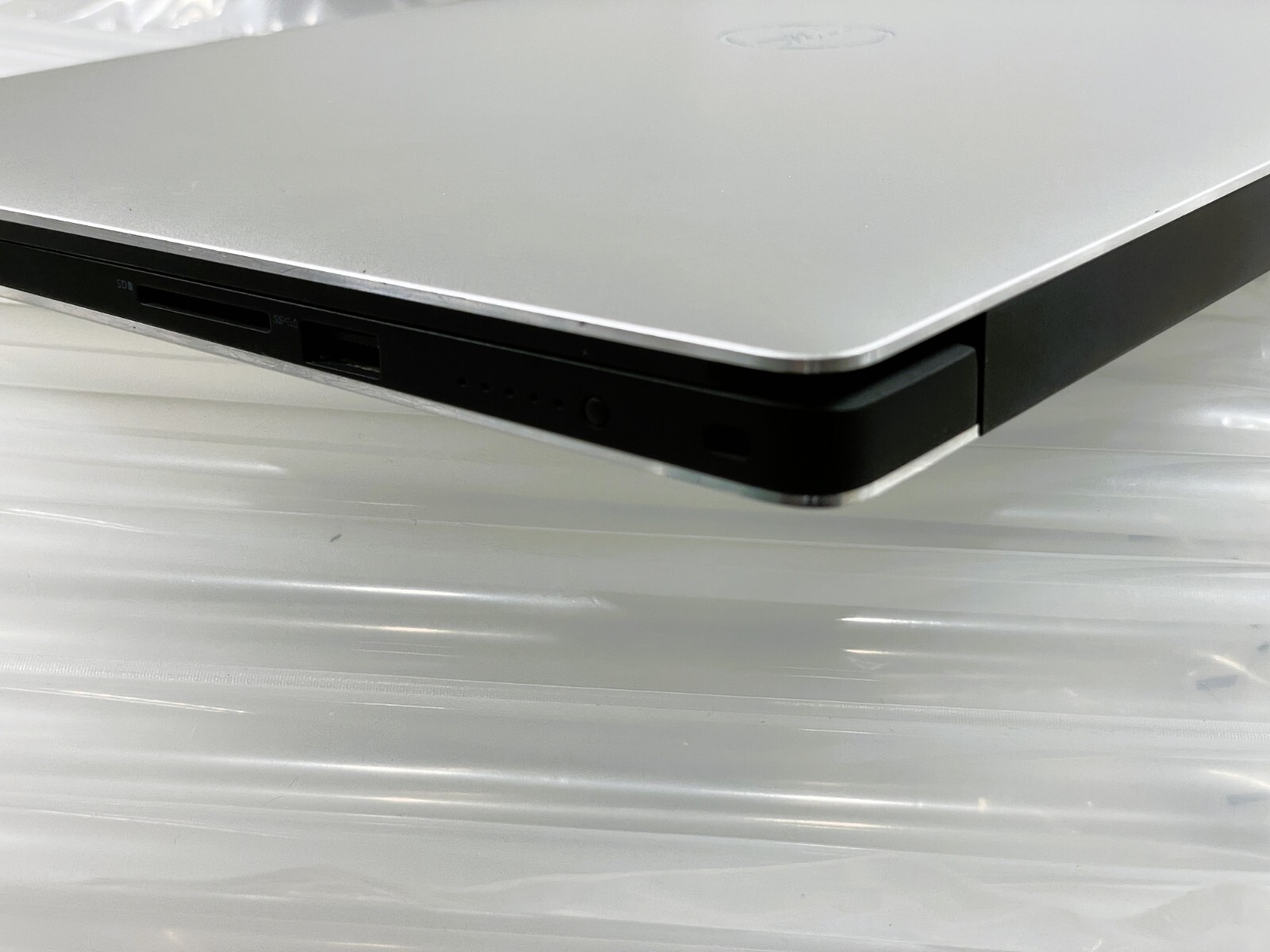 Dell XPS 15 7590 4K TOUCH ✔i9-9980HK ✔32GB RAM ✔2TB SSD✔ Grade A