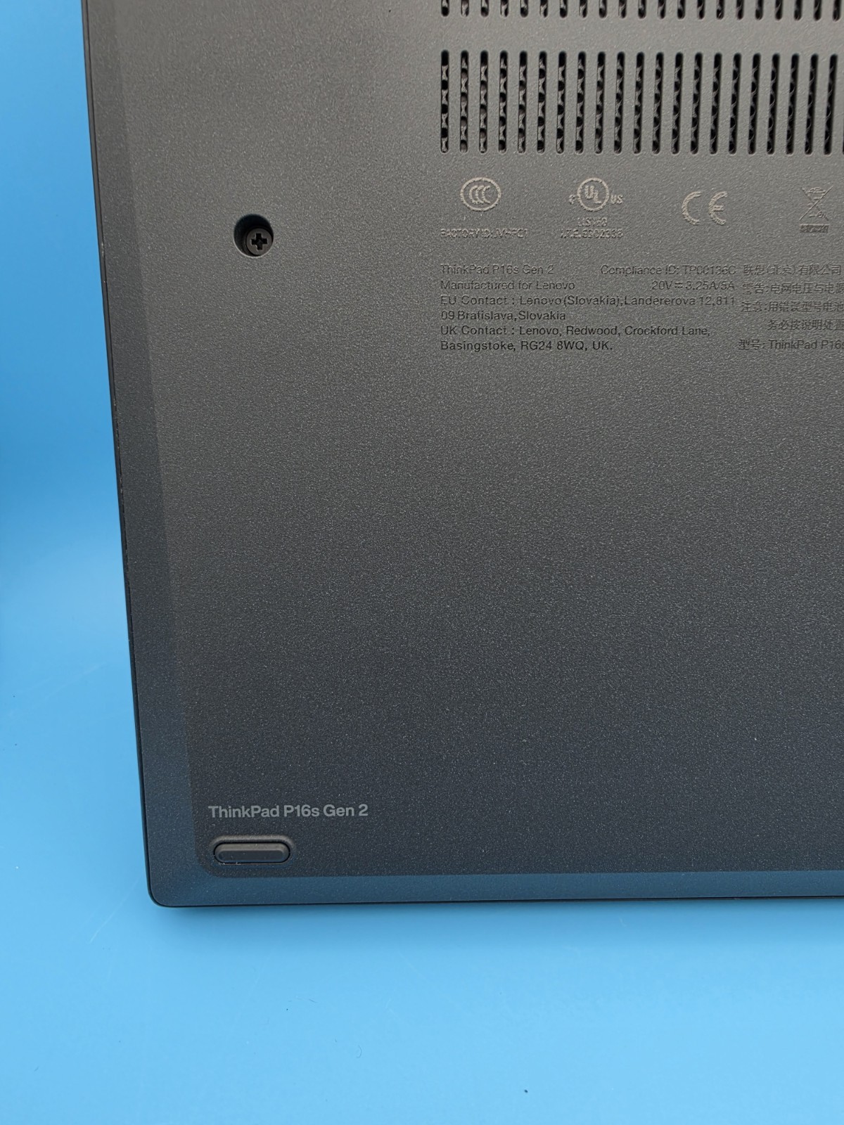 Lenovo ThinkPad P16s Gen 2 OLED Ryzen 7 Pro 7840U 64GB 1TB SSD Win11