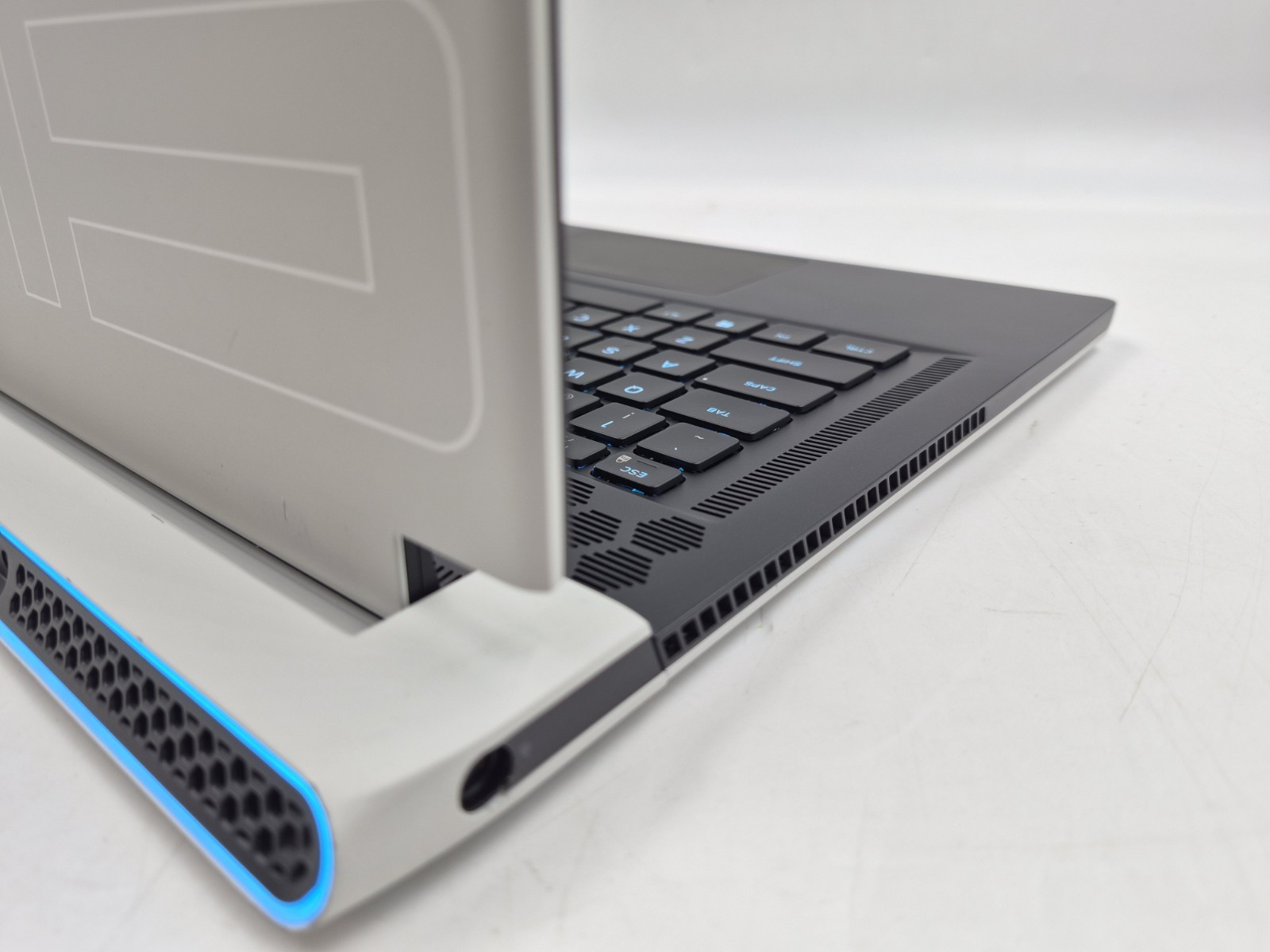 Dell Alienware m15 R1 i7-11800H 2.30GHz 32GB RAM 1TB NVMe Windows 11 Pro