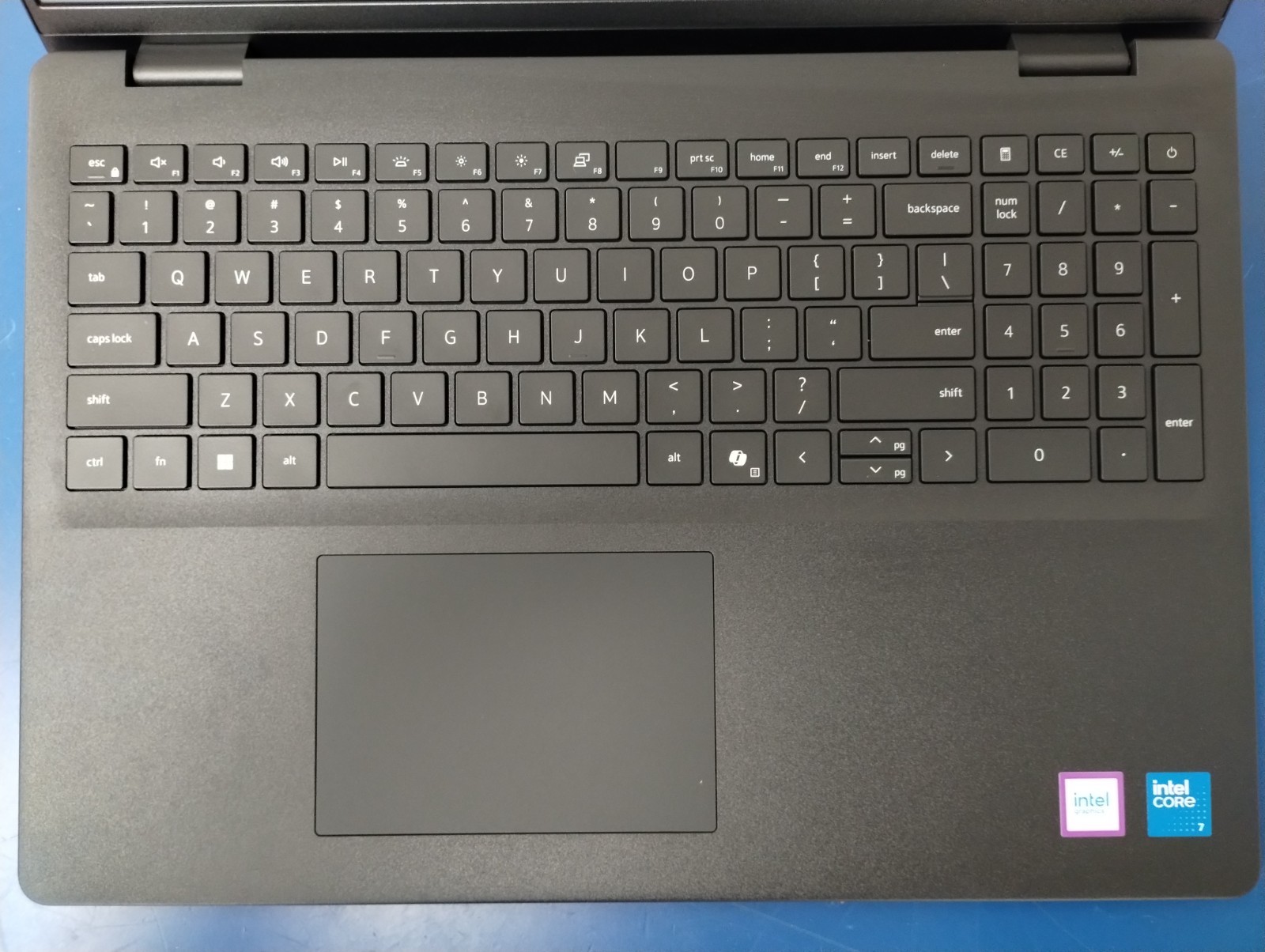 DELL 16 DC16250 MRYT3 Intel Core 7-150U, 1.80 GHz, 16 GB RAM, 1 TB NVMe SSD