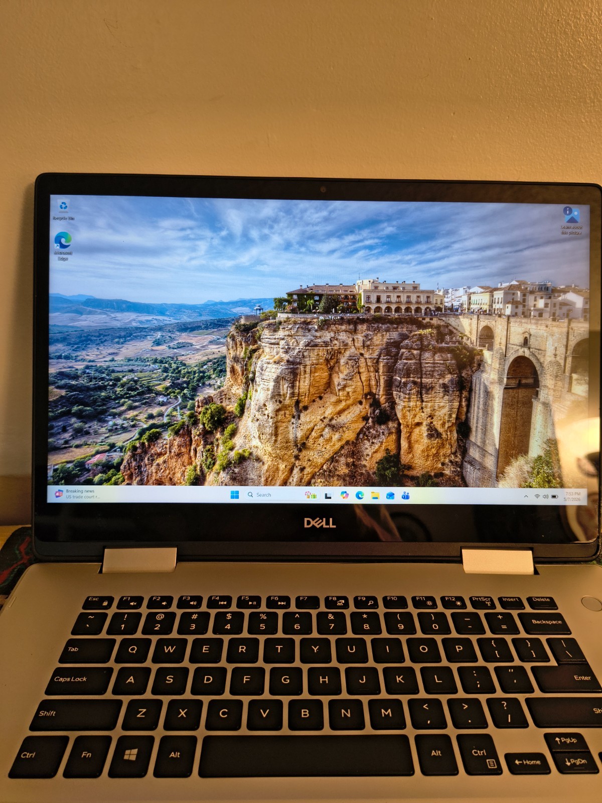 Dell Inspiron 15-5582 2in1 Core i3-8145u@2.1Ghz 12gb 256GB NVMe+1TB HDD Win11Hm
