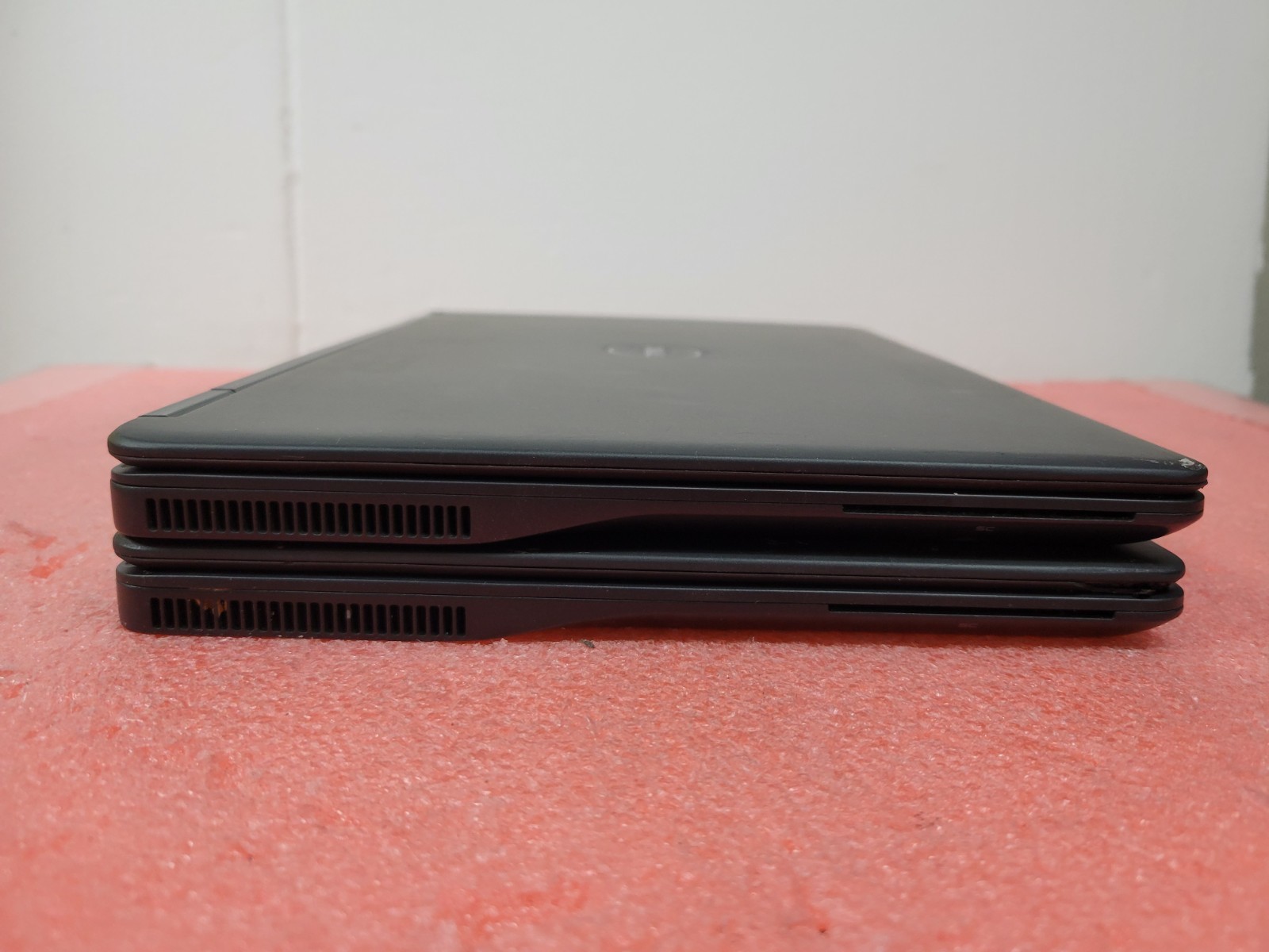 Dell Latitude E7250 i5-5300U@2.3GHz 4GB RAM *NO COVER/SSD/OS/BATT/AS IS* | LP517