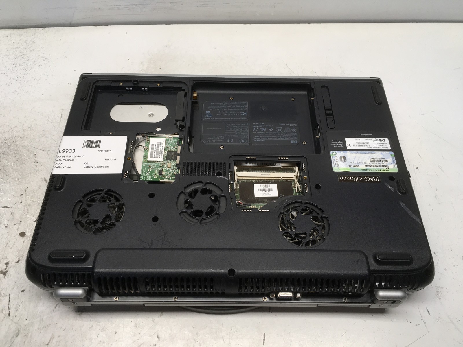 HP Pavilion ZD8000 Intel Pentium 4 No RAM NO HDD No Batt