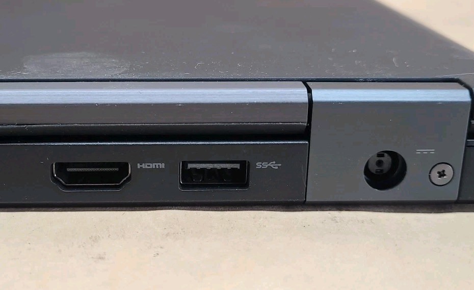 Dell Latitude E5450, Intel Core i5-5300U, 4GB RAM, 500GB HDD, W10P *READ*