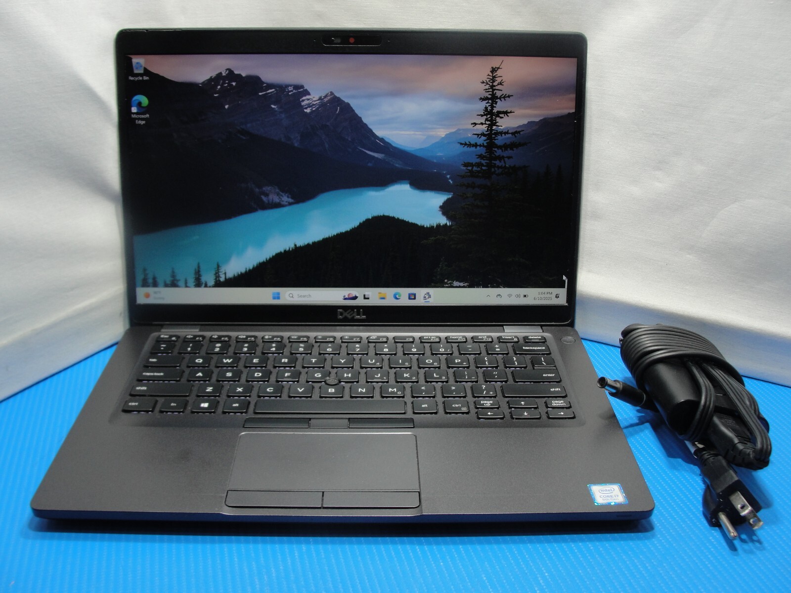 Dell Latitude 5400 14”FHD Intel Core i7-8665U 1.9GHz 16GB 512GB SSD +Charger