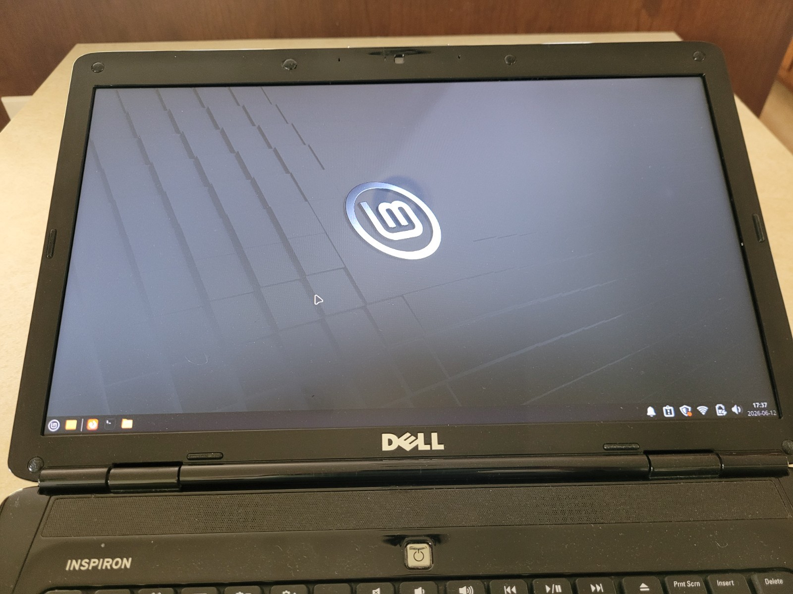 Dell Inspiron 1545 Laptop Pentium Dual Core T4400 4G RAM Windows 10/Linux Mint