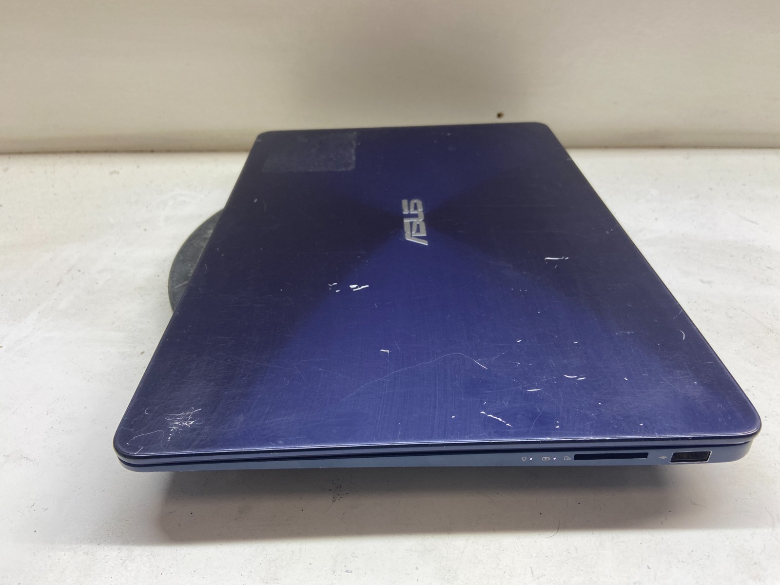 Asus Zenbook UX430U Intel Core i7-7500u 2.7GHz 8GB 256GB SSD WINDOWS 11