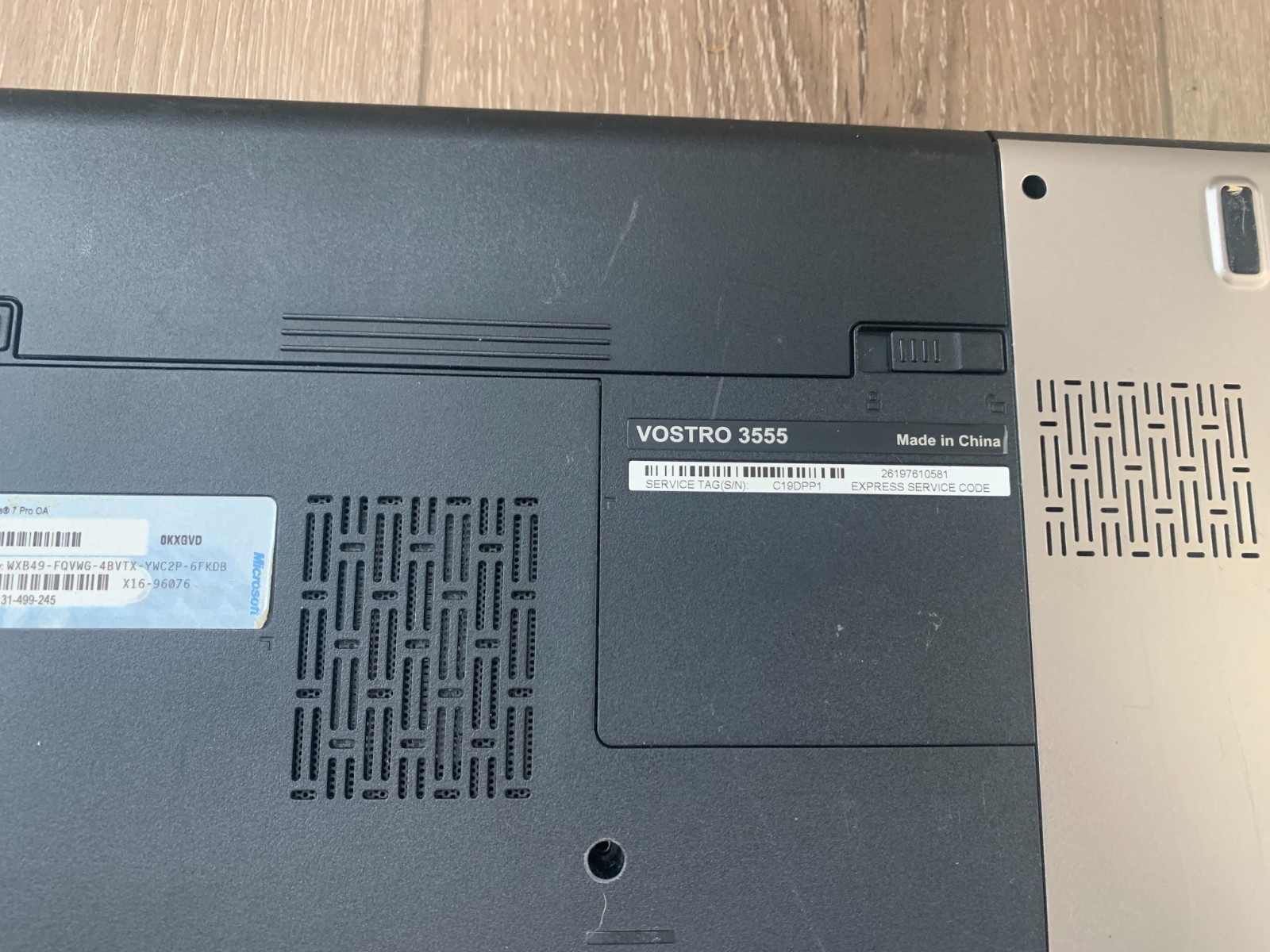 Dell Vostro 3555 15.6″ AMD E2-3000M 1.80GHz 4 GB RAM 320GB HDD Win 7 Pro