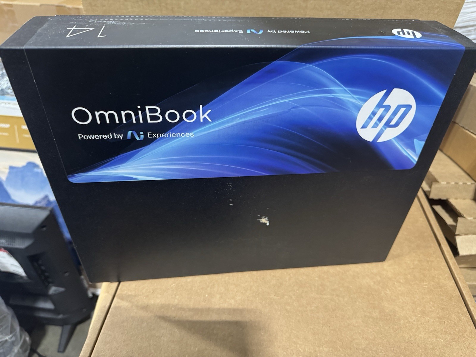HP OmniBook Ultra 14 2.2K Touch AMD Ryzen AI 9 365, 32GB RAM, 1TB SSD- BRAND NEW