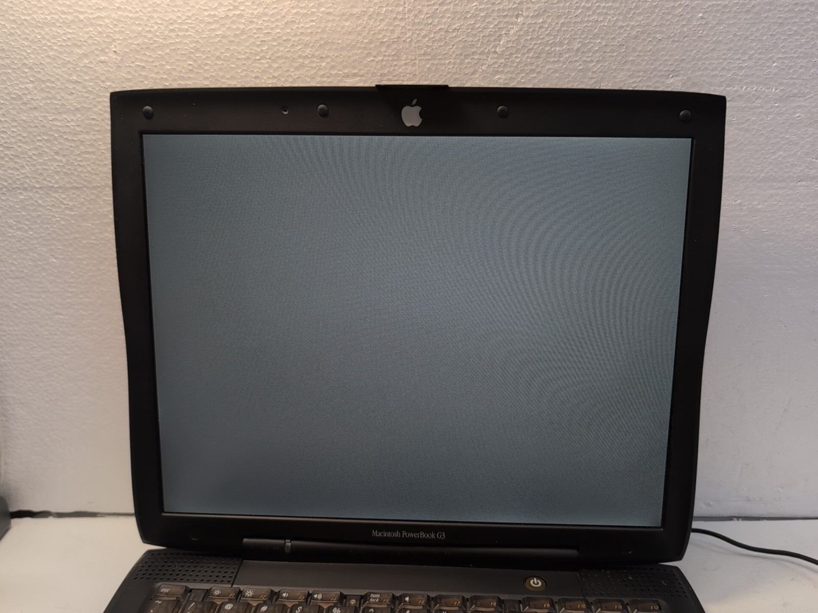 🔥 Apple Macintosh PowerBook G3 Laptop With AC Adapter (NO OS, READ) –