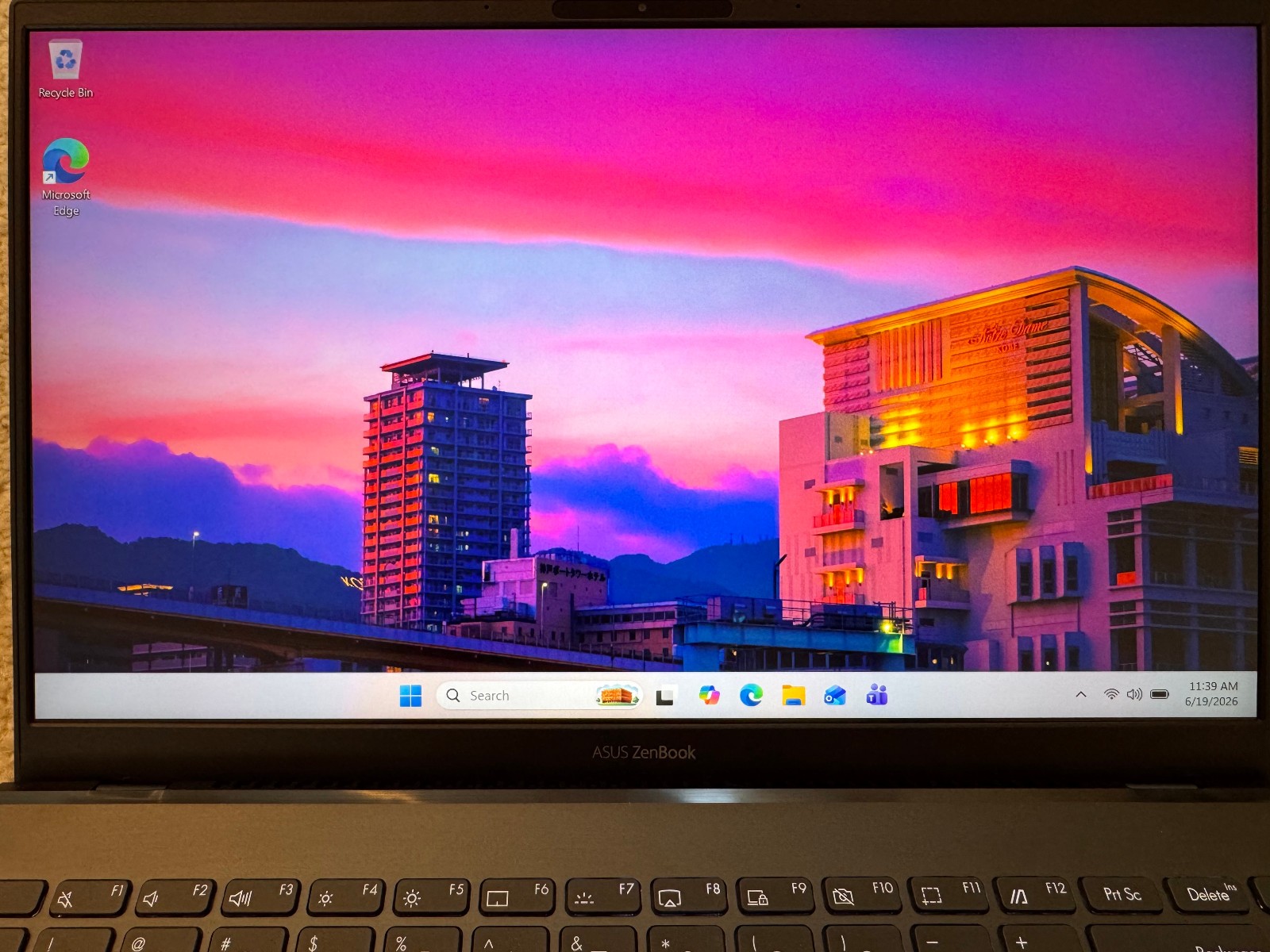 ASUS ZENBOOK 14 UM425Q 14″ 1TBSSD/8GBRAM AMD RYZEN 5 5600H WIN11HOME EXCELLENT!