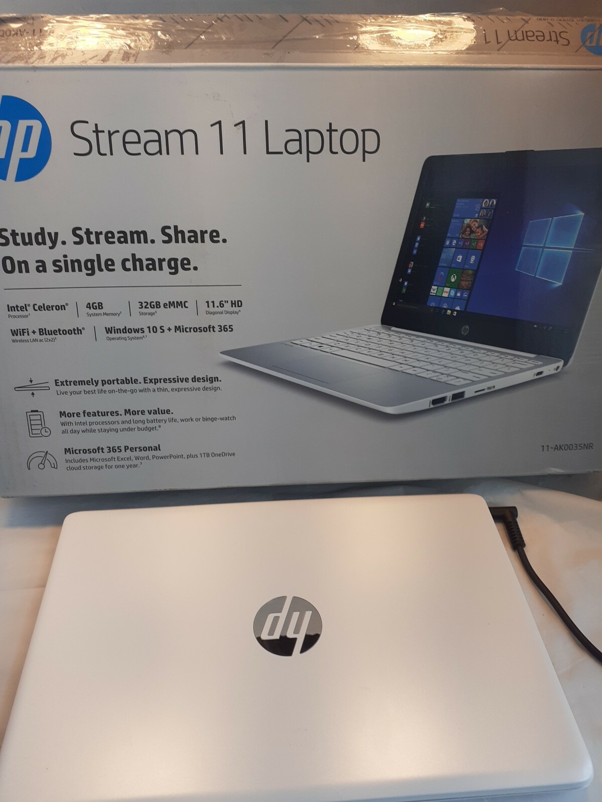 HP Stream 11.6 inch (32GB, Intel Celeron N, 1.10GHz, 4GB) Notebook/Laptop – Whi…