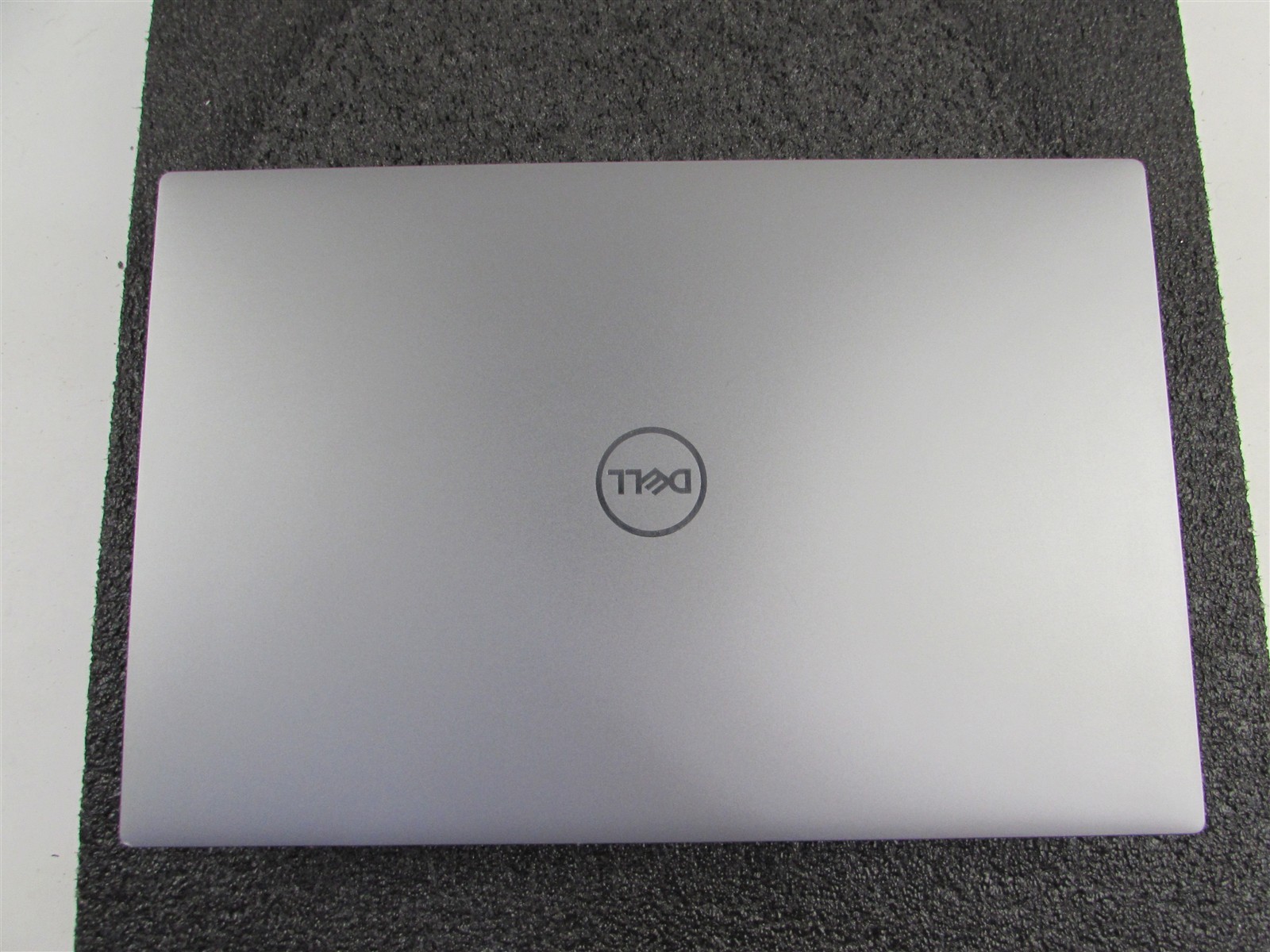 DELL PRECISION 5550 1920X1200 FHD CORE I7-10850H 512GB SSD 32GB RAM T1000 WIN 11