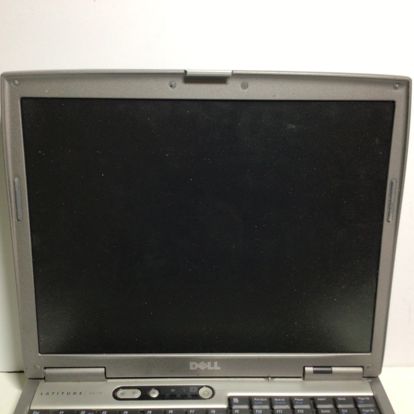 Dell Latitude D610 w/ Pentium M 1.86GHz, 2GB DDR2 RAM, 40GB HDD – No Charger/OS