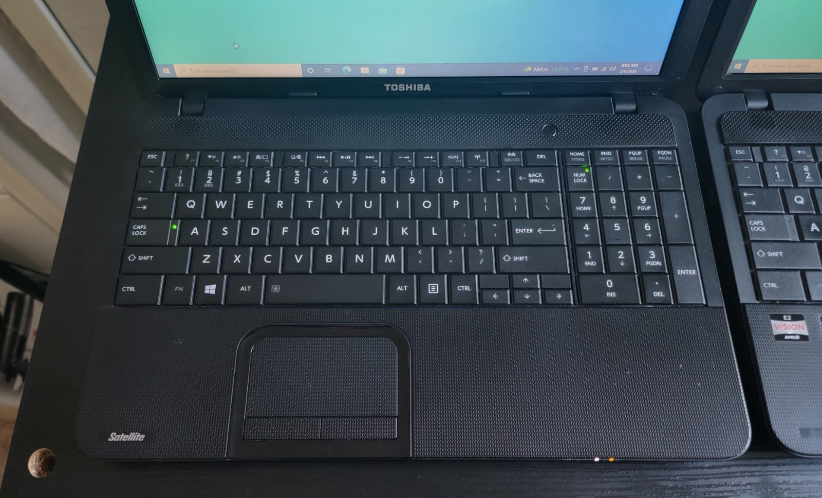 2x Toshiba Satellite C855D Laptop AMD E2-1800 1.7 GHz 8GB RAM 500/300 GB Win 10