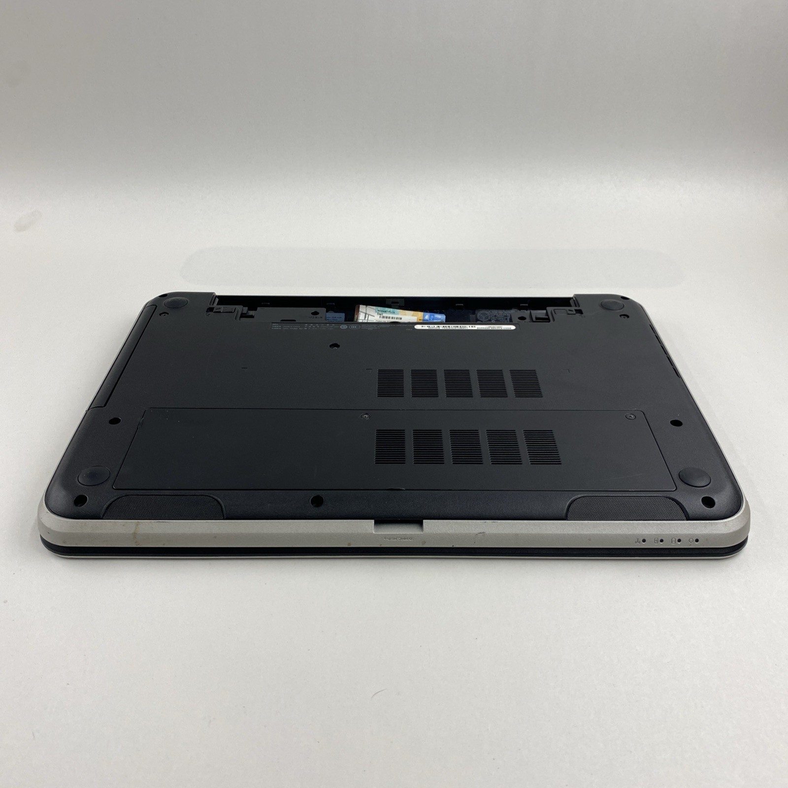 Dell Inspiron 5537 Core i5-4200U 1.60GHz 6GB RAM 15.6″ No Battery No HDD No OS