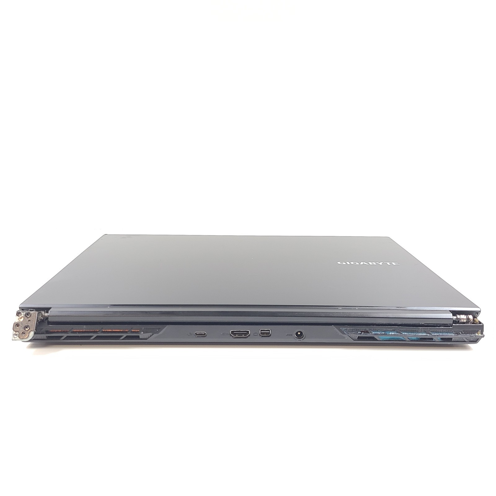 Gigabyte Notebook RC56 16″ Intel i-7 13620H @ 2.40 GHz NO SSD 16GB RAM FOR PARTS