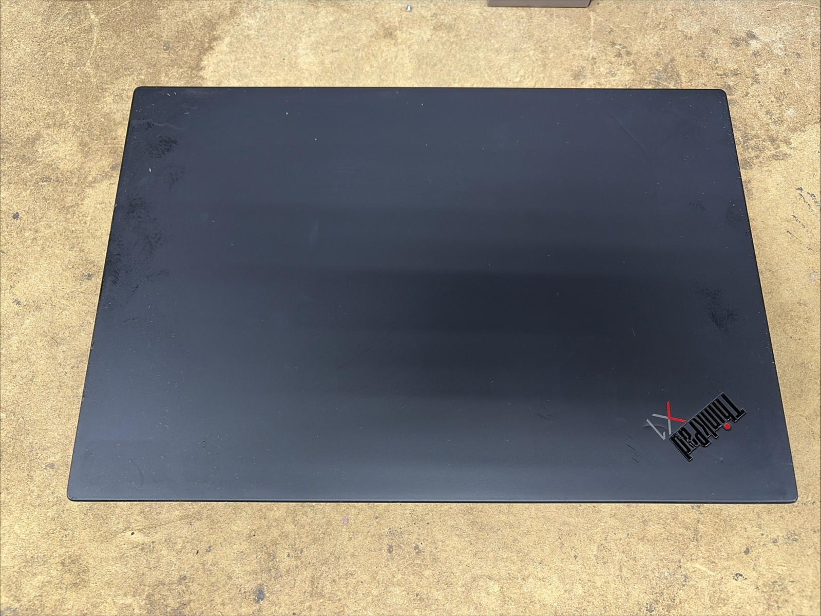 Lenovo X1 Carbon 8th Gen 14″ QHD i7-10610u 16GB RAM 256GB SSD No OS