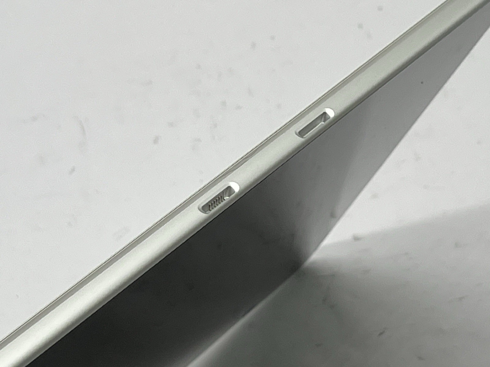 Microsoft Surface Pro 8, i5-1145G7, @ 2.60GHz, 8GB RAM, 256GB NVMe-No OS/Charger