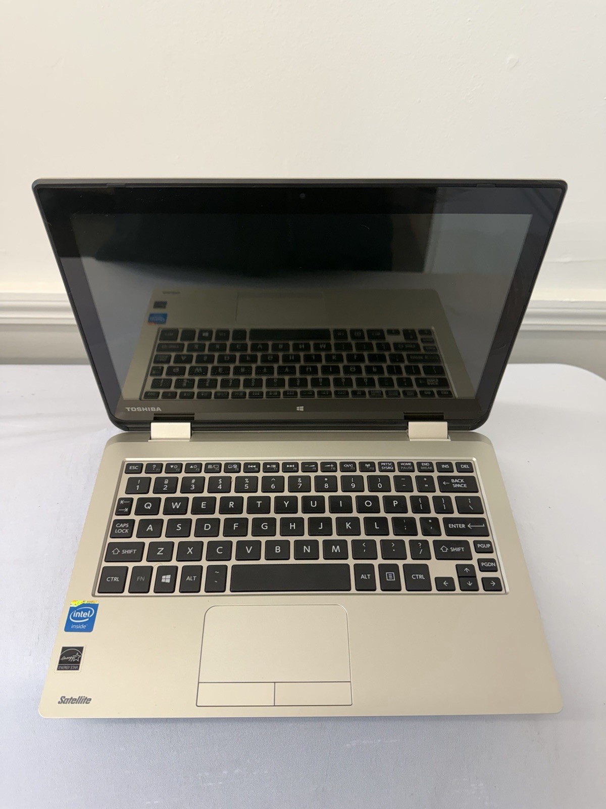 Toshiba Satellite L15W-B1302 Laptop – Good Screen – Intel Celeron N2840-Read Des