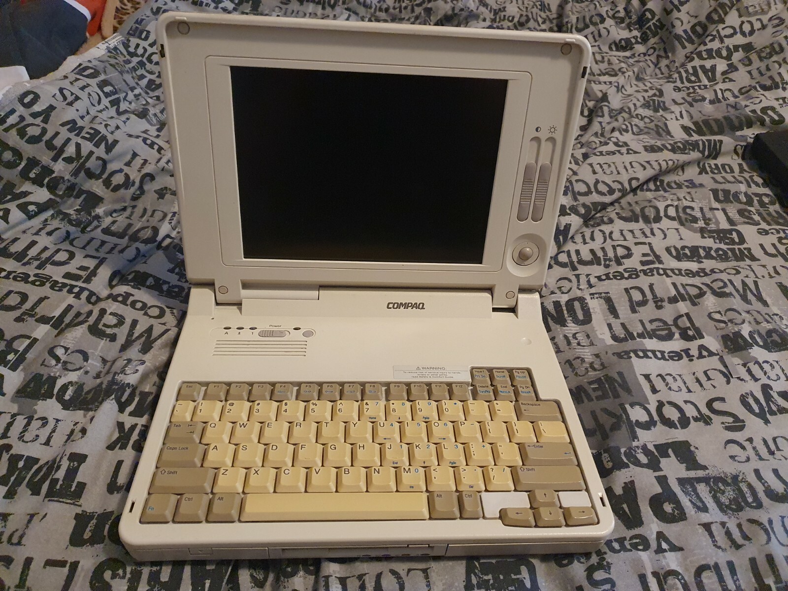 Compaq LTE Elite 4/40C vintage 486 notebook